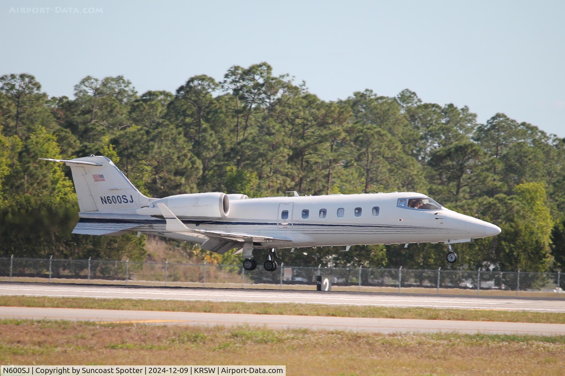 N600SJ, 2000 Learjet 60 C/N 60-180, ATI Flight 602 arrives on Runway 24 at Southwest Florida International Airport following flight from David Wayne Hooks Memorial Airport