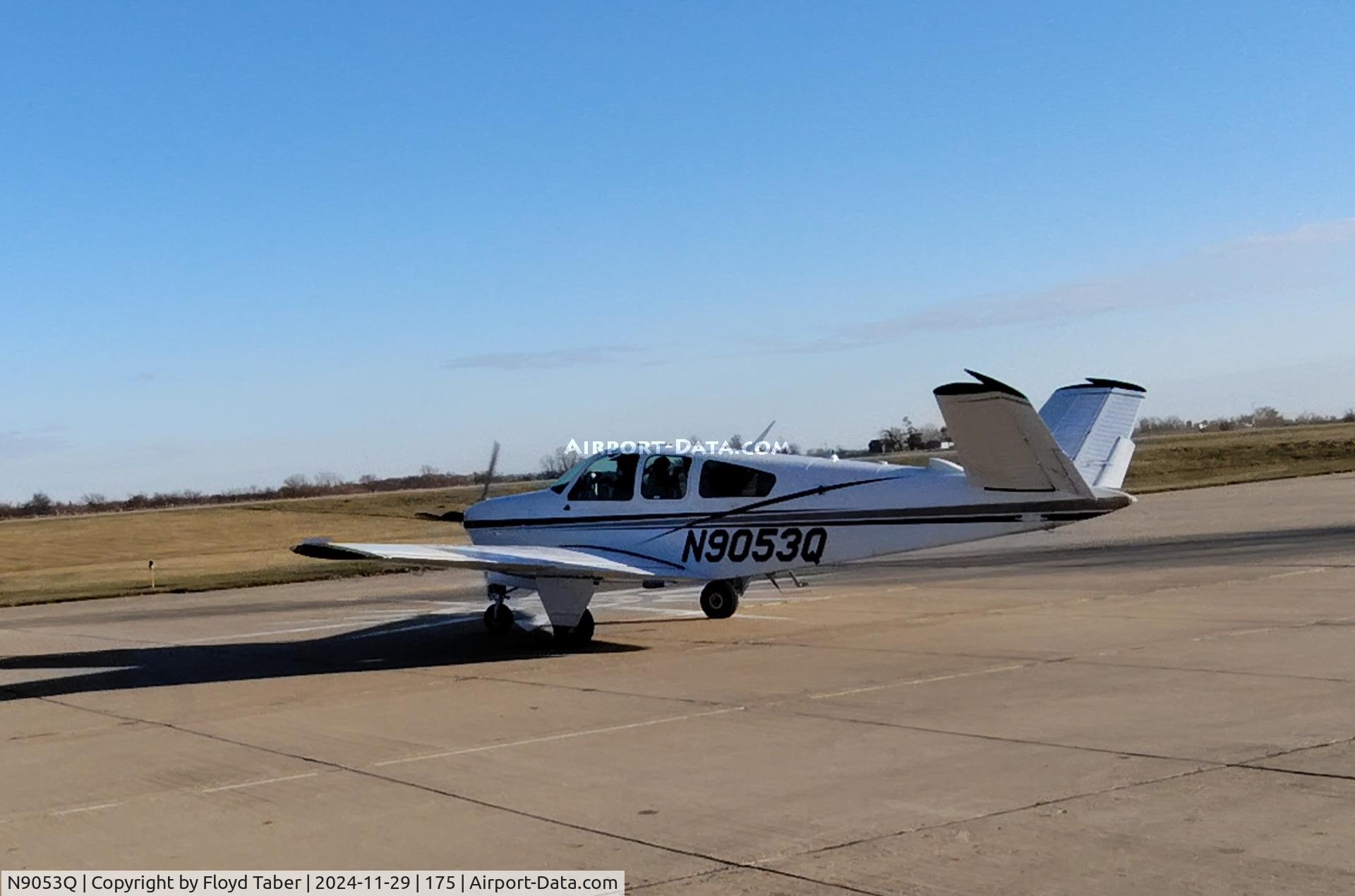 N9053Q, 1970 Beech V35B Bonanza C/N D-9196, Departing from the ramp at I75