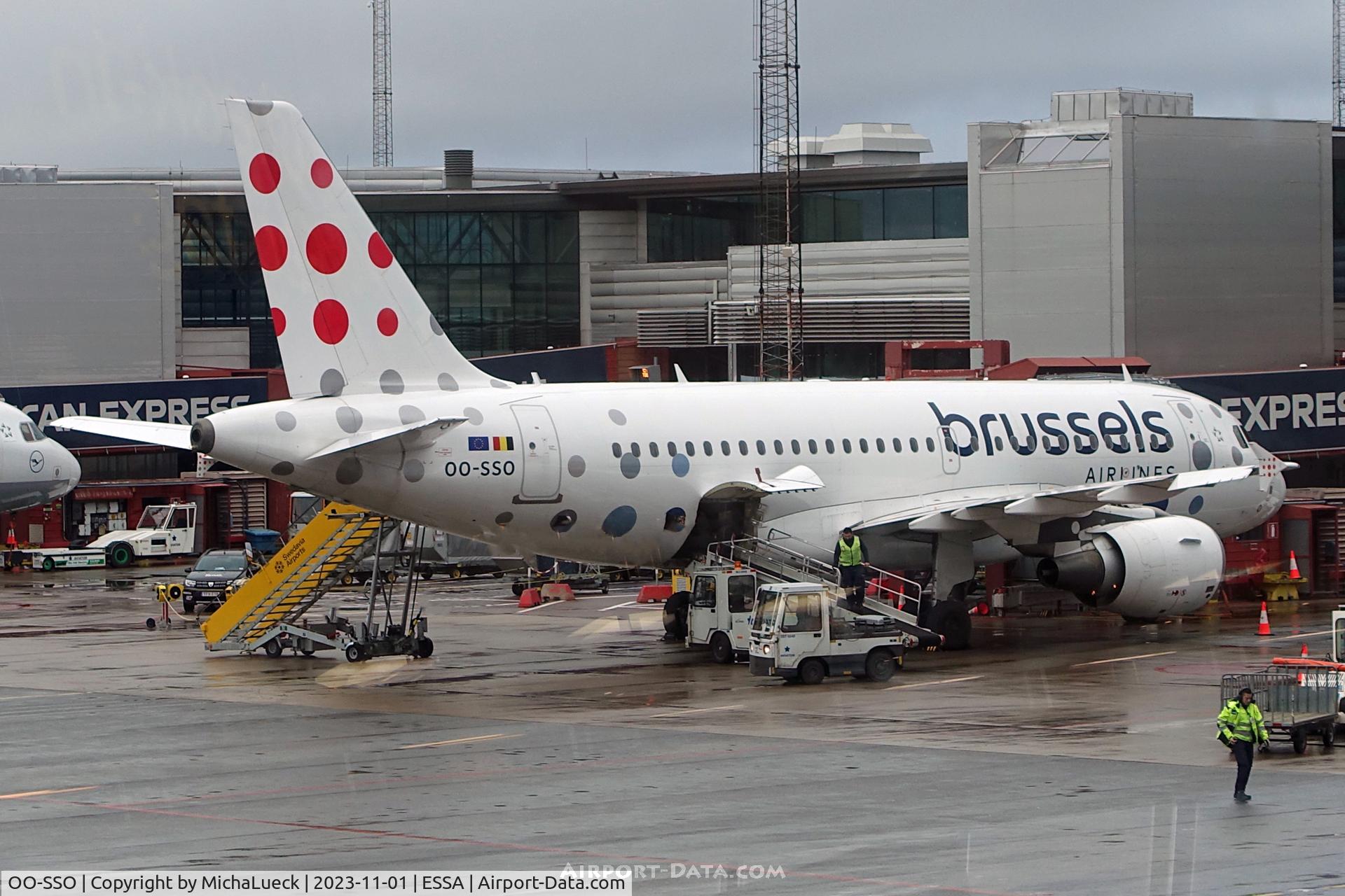 OO-SSO, 2004 Airbus A319-111 C/N 2287, At Arlanda