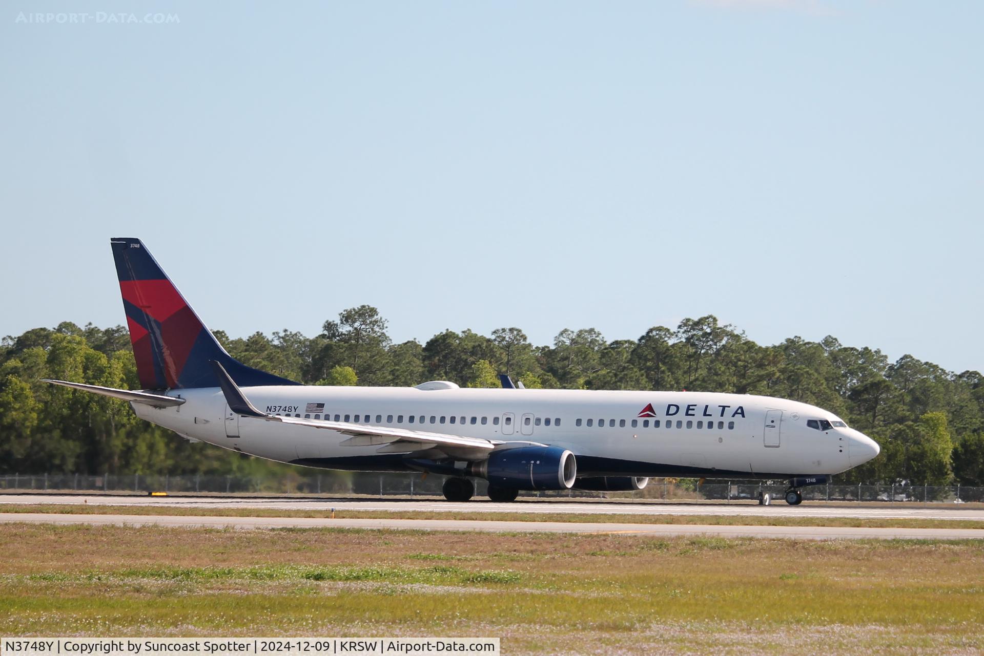 N3748Y, 2001 Boeing 737-832 C/N 30489, Delta Flight 1600 departs Runway 24 at Southwest Florida International Airport enroute to Cincinnati/Northern Kentucky International Airport