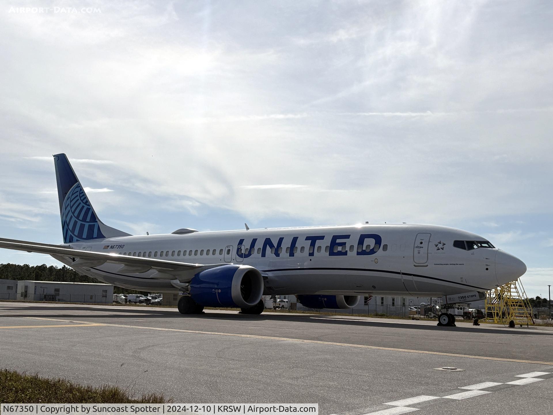 N67350, 2024 Boeing 737 MAX 8 C/N 67627, United Boeing 737 Max parked at Southwest Florida International Airport