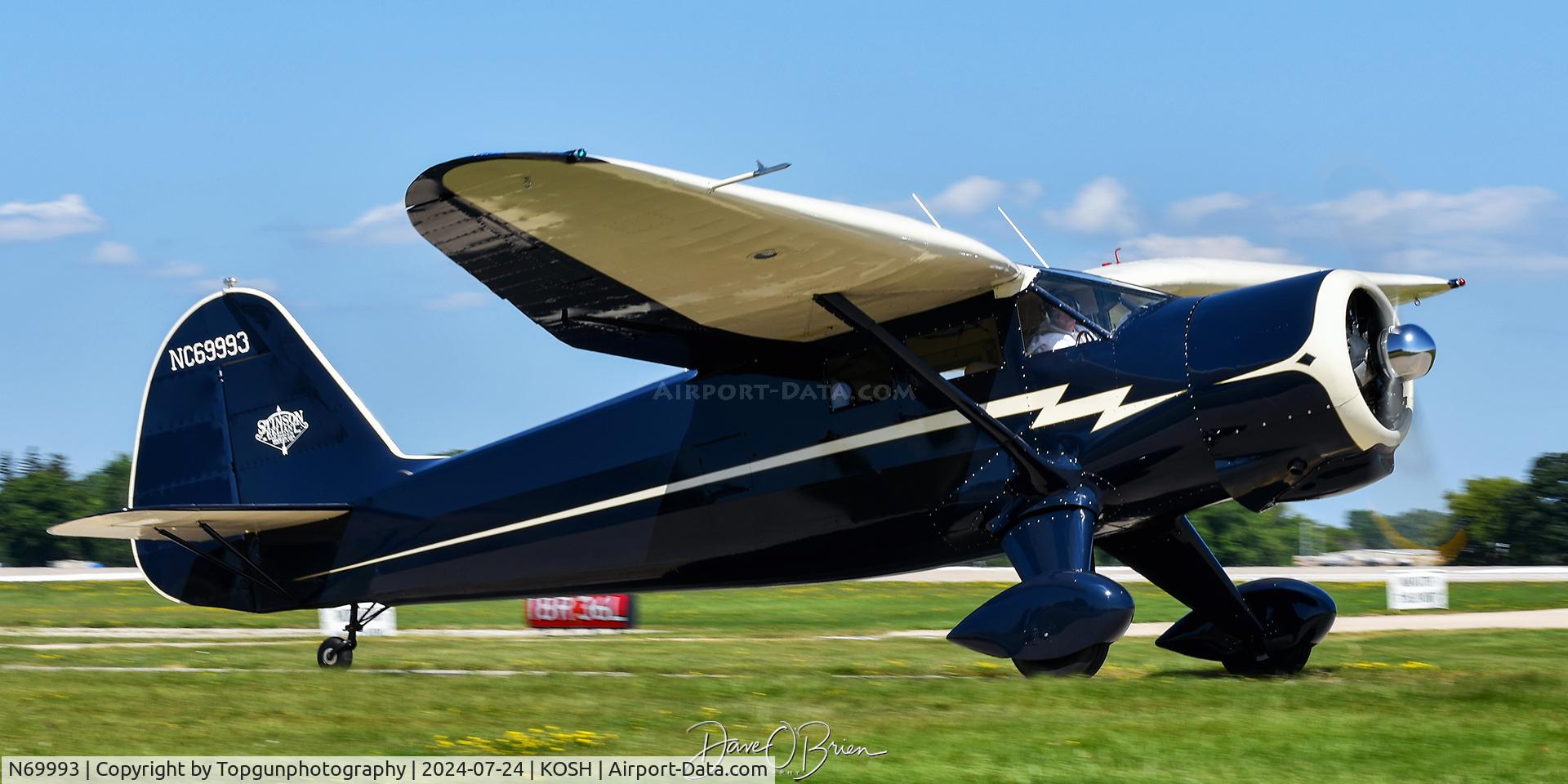 N69993, 1943 Stinson V77 (AT-19) Reliant C/N 77-211, Oshkosh 24