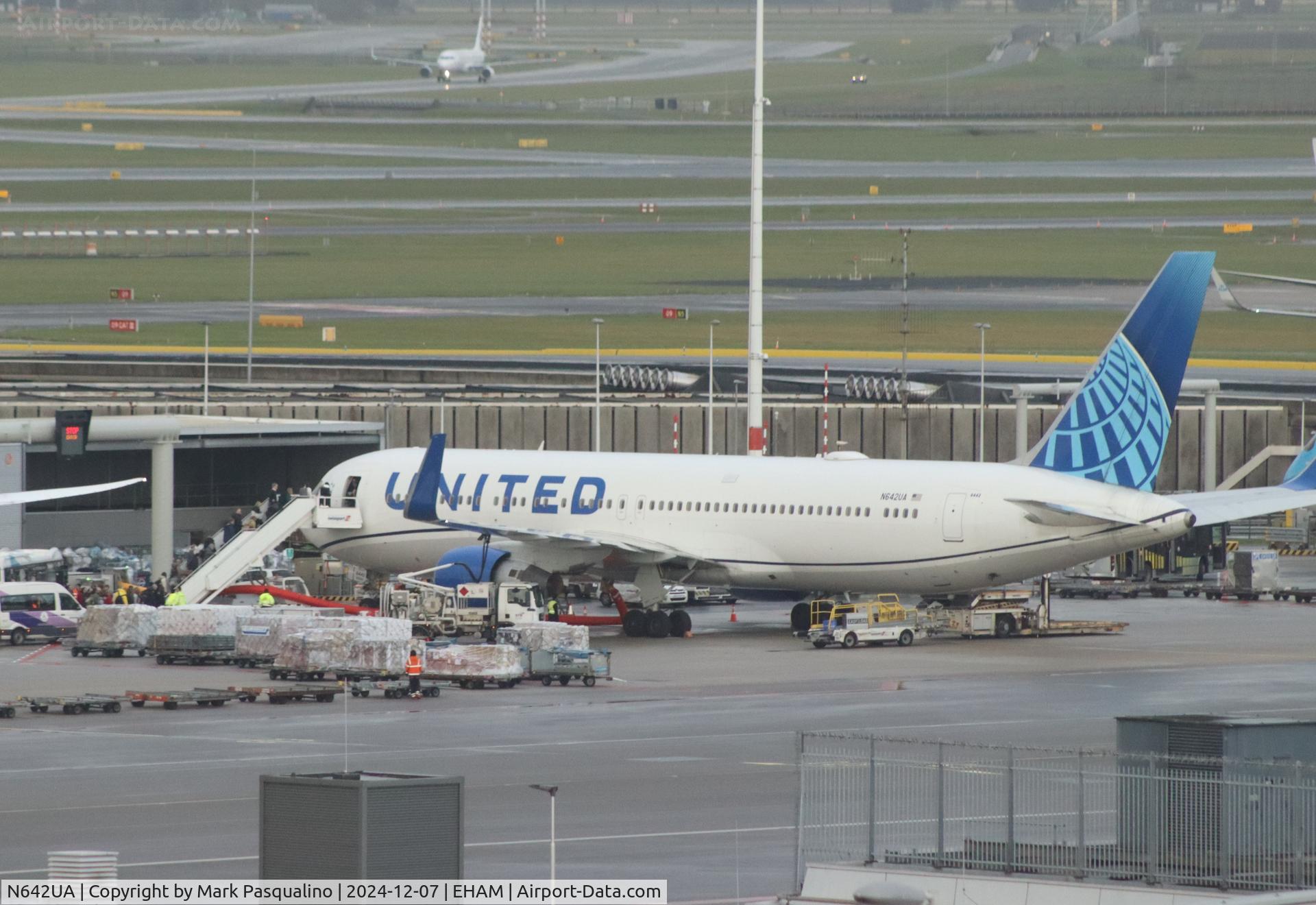 N642UA, 1991 Boeing 767-322 C/N 25092, Boeing 767-322