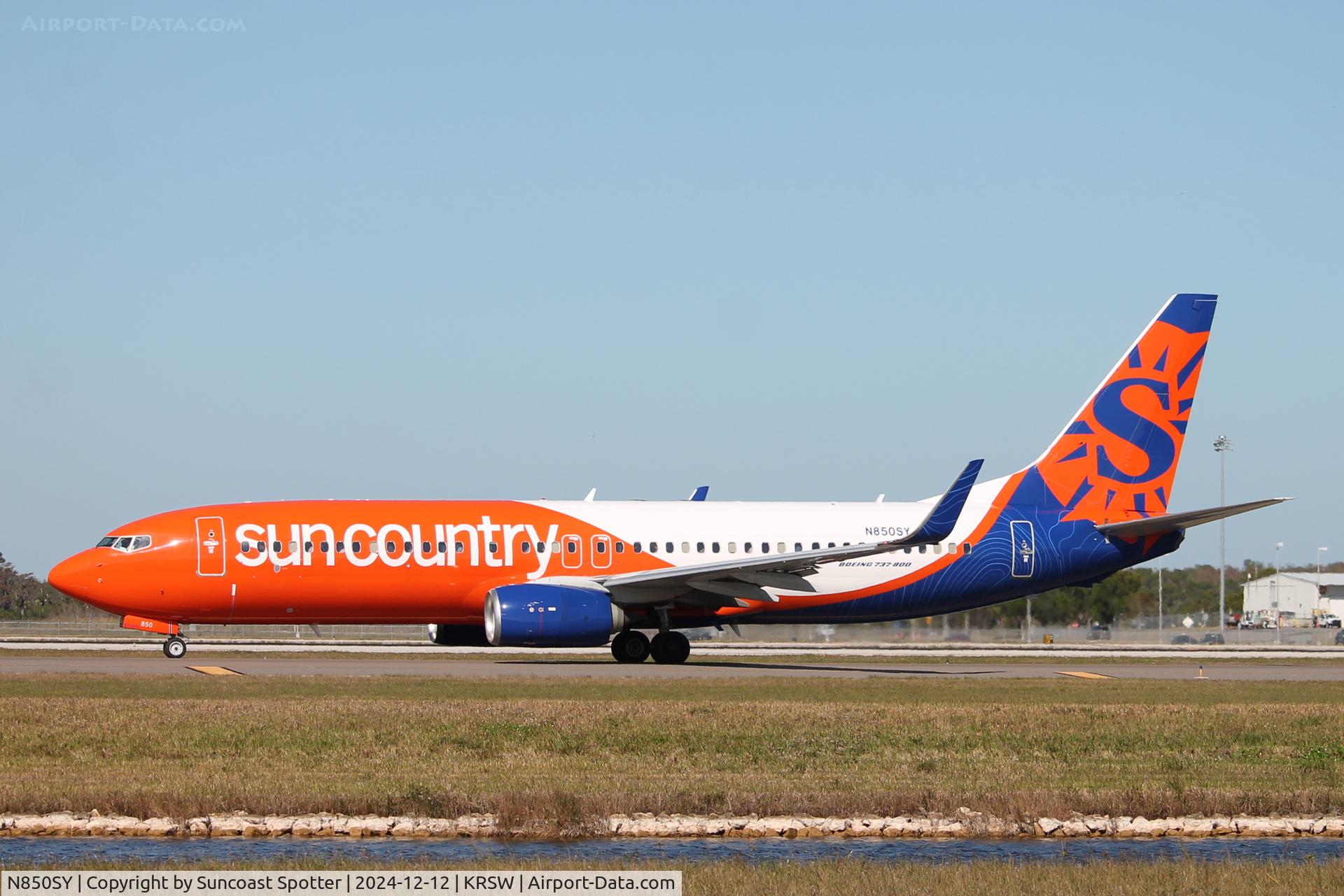 N850SY, 2014 Boeing 737-8KN C/N 40265, Sun Country Flight 158 taxis at Southwest Florida International Airport prior to flight to Dane County Airport