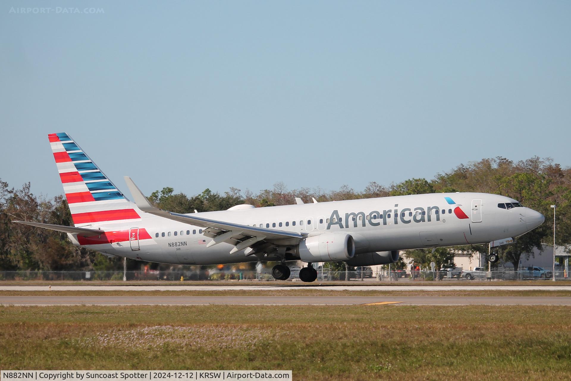 N882NN, 2011 Boeing 737-823 C/N 33221, American Flight 572 arrives on Runway 6 at Southwest Florida International Airport following flight from Dallas-Fort Worth International Airport