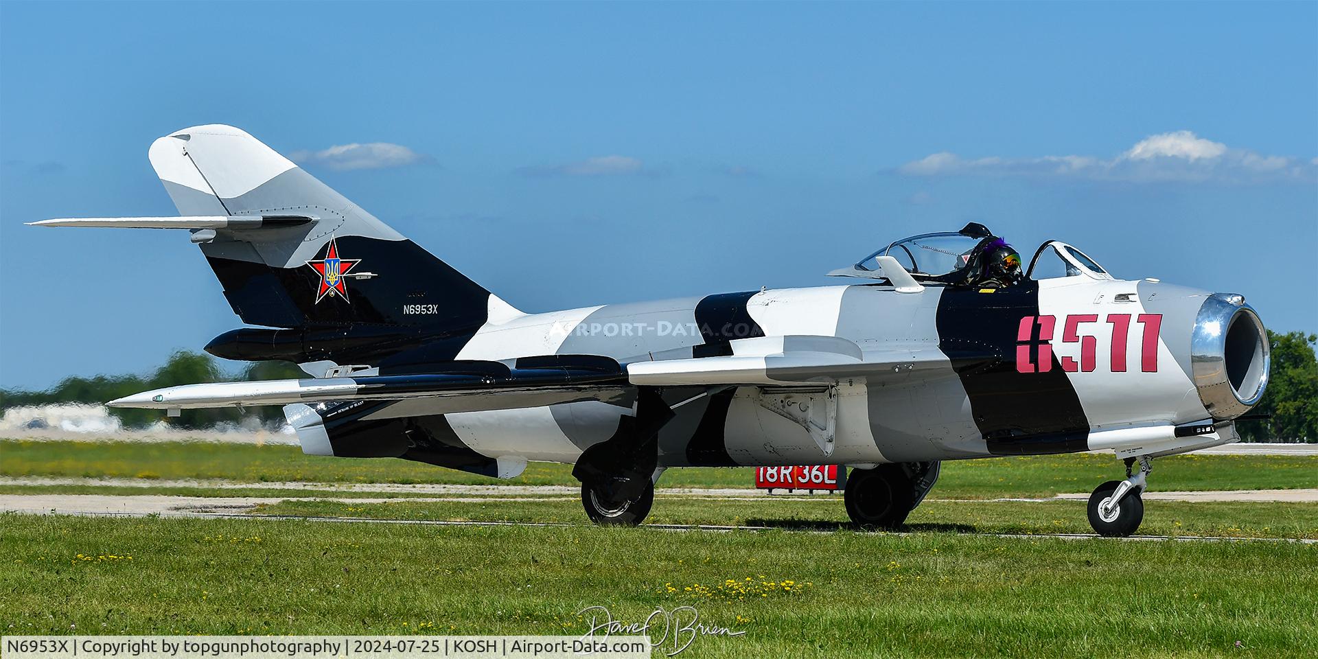 N6953X, PZL-Mielec Lim-6 (MiG-17) C/N 1J0511, Oshksoh 24