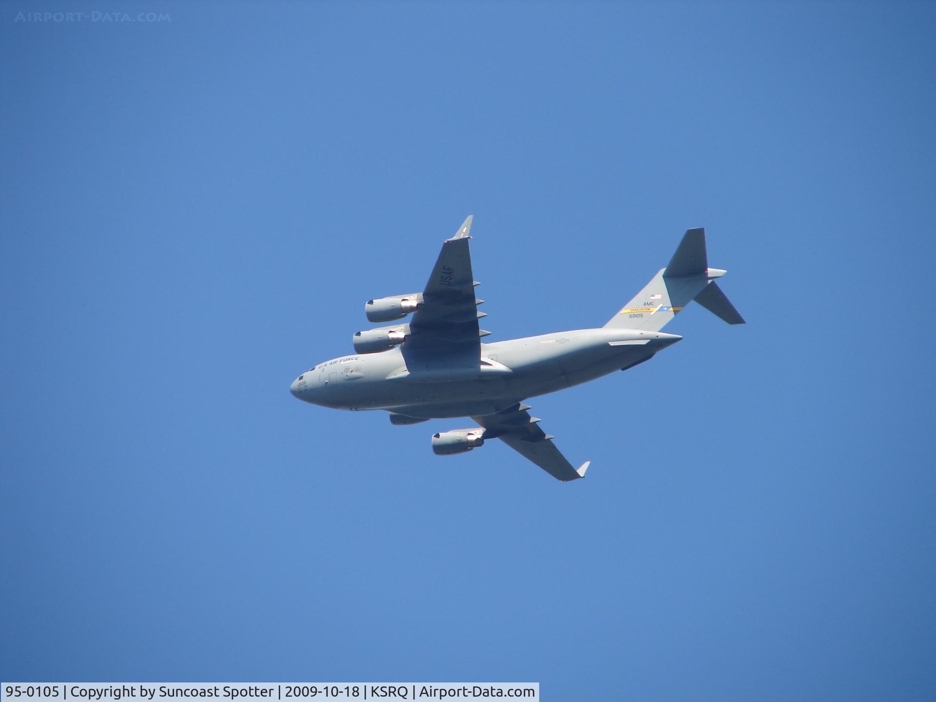 95-0105, 1995 McDonnell Douglas C-17A Globemaster III C/N P-30, US Air Force C-17 Globemaster II from 437th Airlift Wing at Joint Base Charleston on approach to Sarasota-Bradenton International Airport in advance of a visit of President Obama
