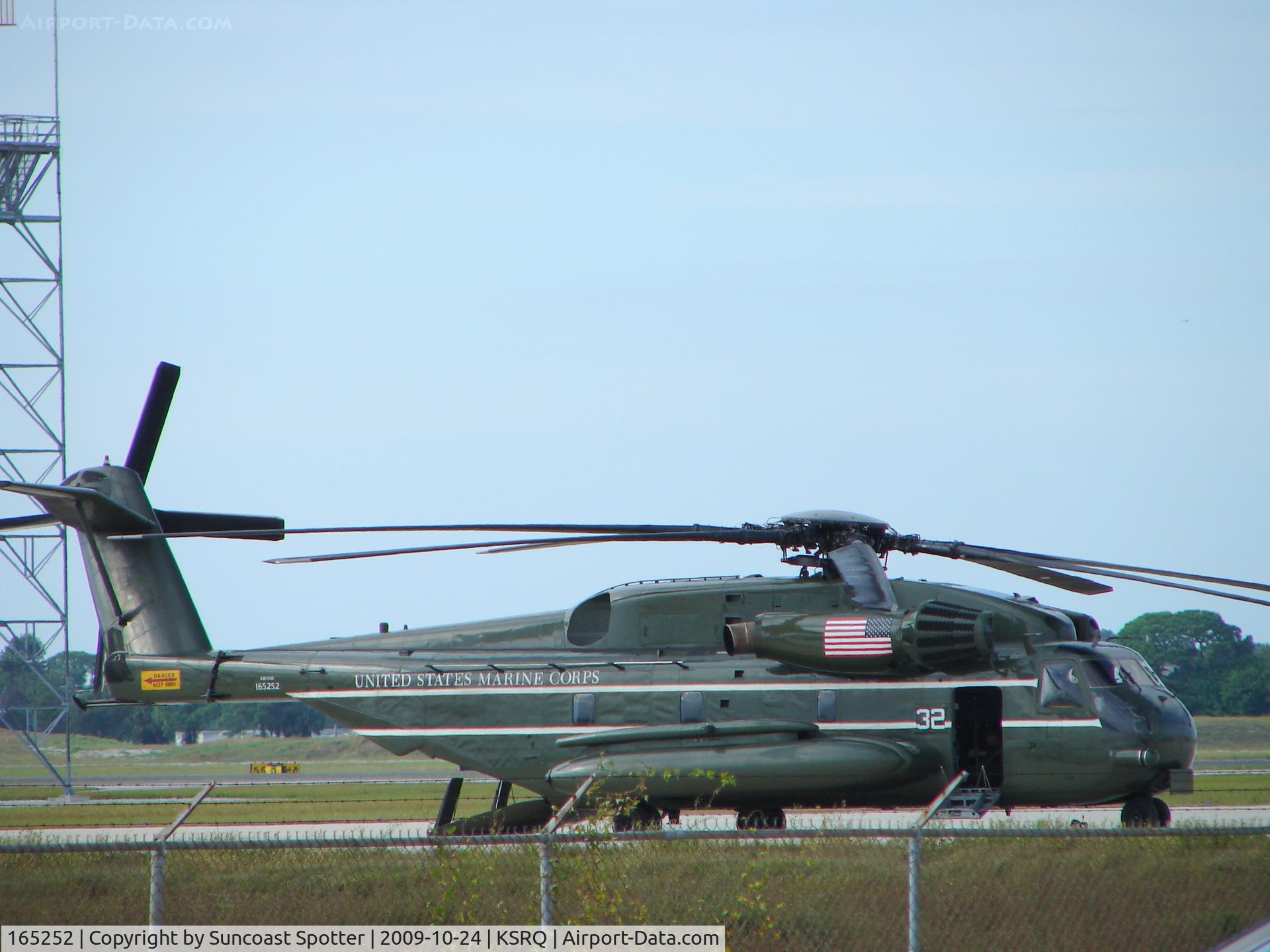 165252, Sikorsky CH-53E Super Stallion C/N 65-646, A US Marine Corps CH-53E Super Stallion from Marine Helicopter Squadron One from Marine Corps Air Facility Quantico sits on the ramp at Rectrix Aviation at Sarasota-Bradenton International Airport in advance of a visit by President Obama