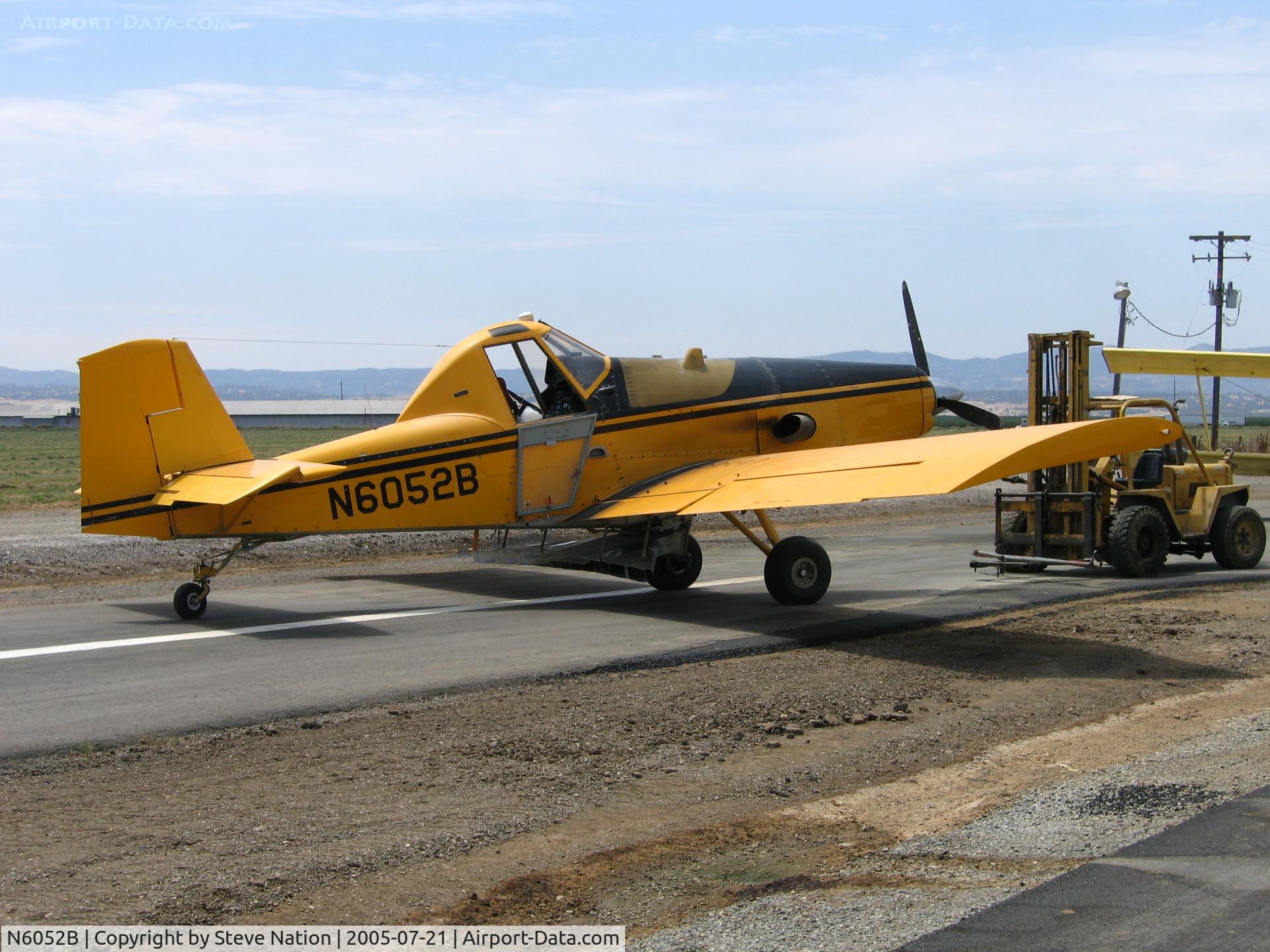 N6052B, 1993 Ayres S2R-G6 Thrush C/N G6-112, Pacific Valley Aviation 1993 Ayres S2R-G6 rigged as duster at PVA Arbuckle, CA airstrip