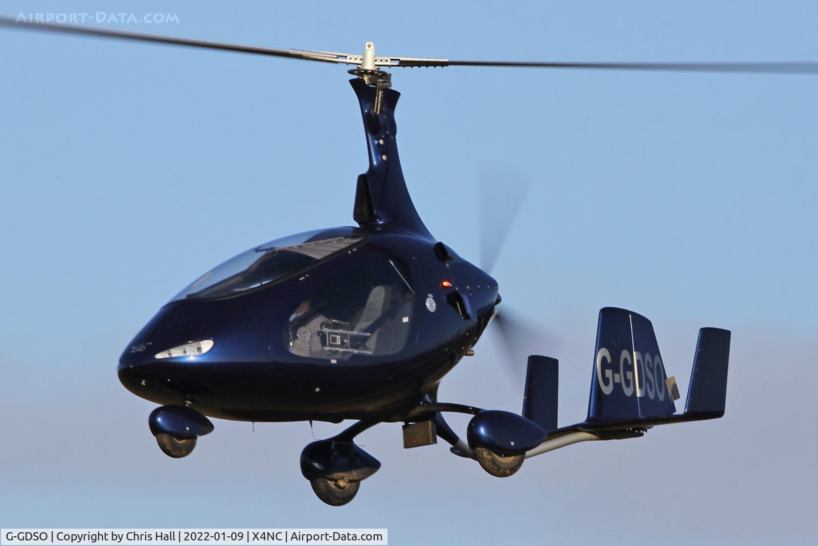G-GDSO, 2017 Rotorsport UK Cavalon C/N RSUK/CVLN/024, North Coates Brass Monkey fly in