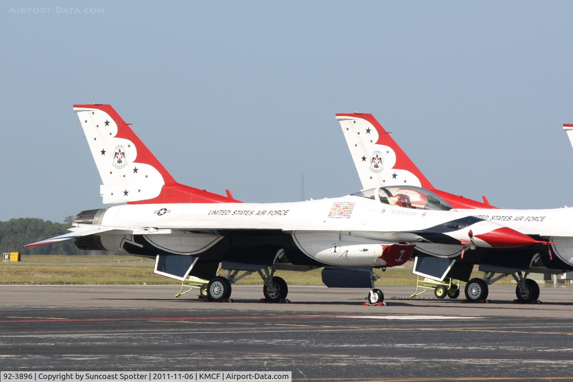 92-3896, General Dynamics F-16CJ Fighting Falcon C/N CC-138, Thunderbird 1 sits on the flight line at MacDill Air Fest
