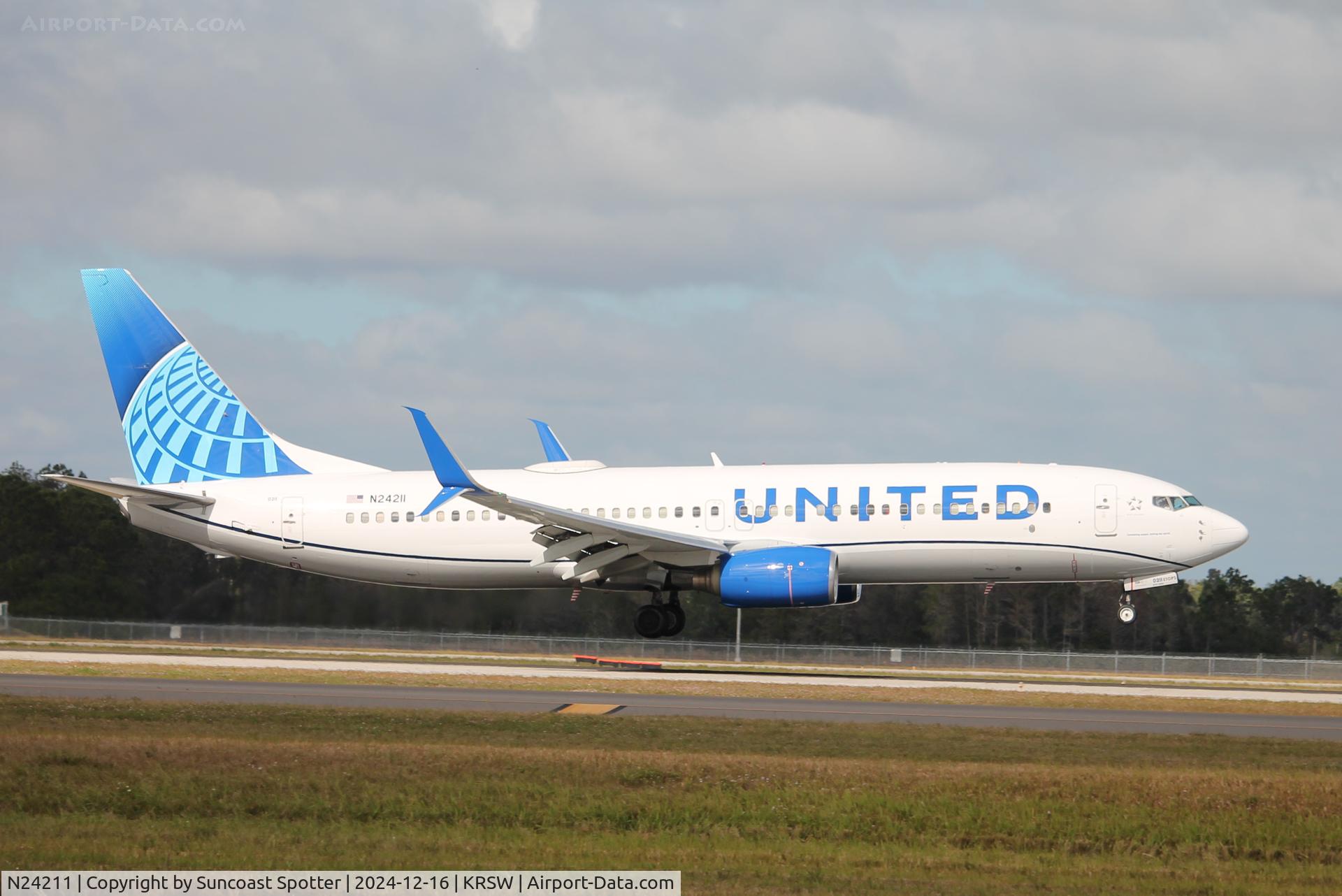 N24211, 1998 Boeing 737-824 C/N 28771, United Flight 1406 arrives on Runway 6 at Southwest Florida International Airport following flight from Washington-Dulles International Airport