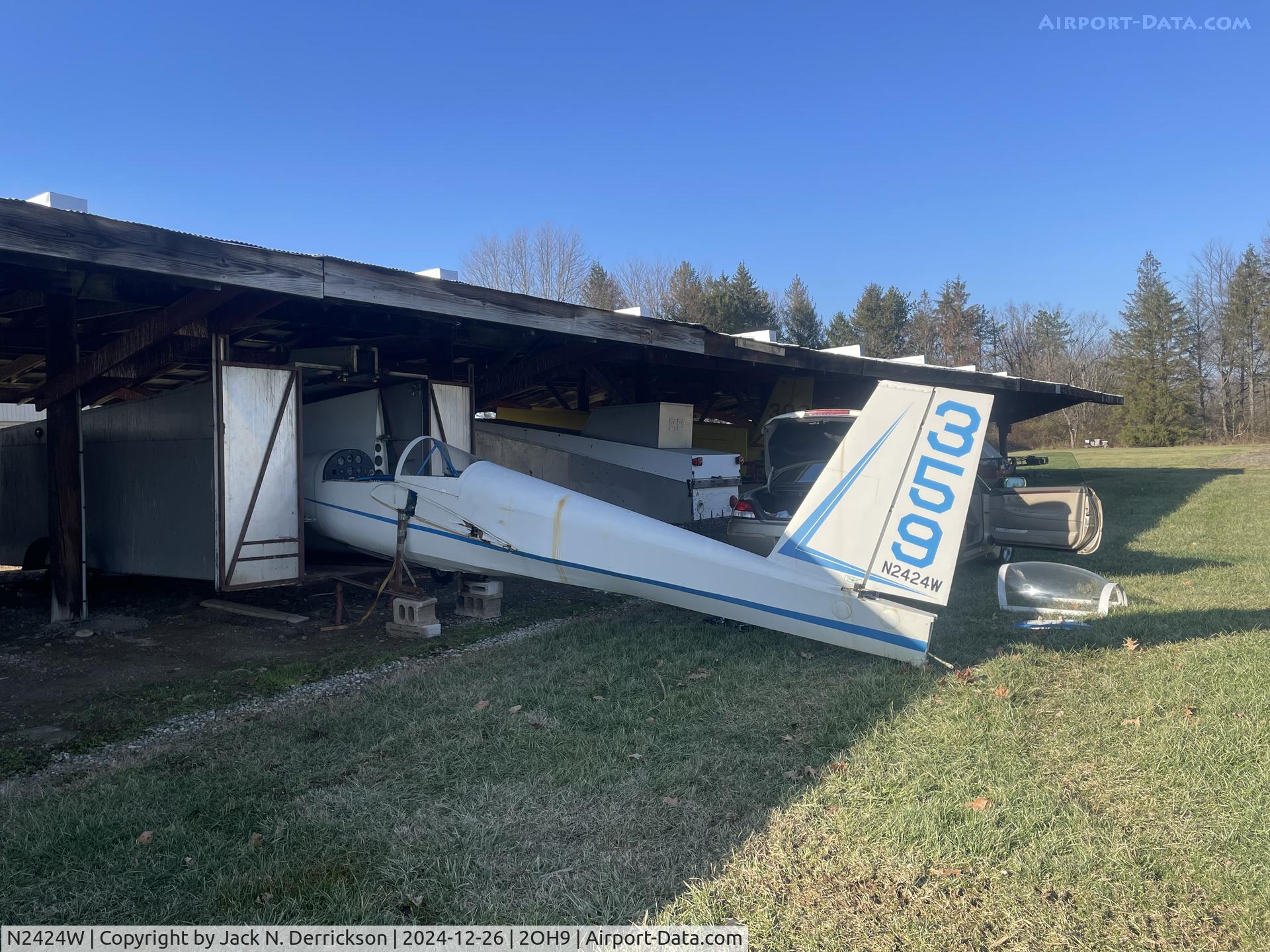N2424W, 1966 Schweizer SGS 1-26B C/N 359, 1-26B at CCSC