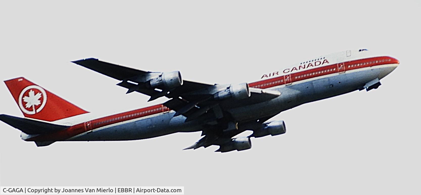 C-GAGA, 1974 Boeing 747-233B C/N 20977, T/O EBBR 25R ex -slide '90s