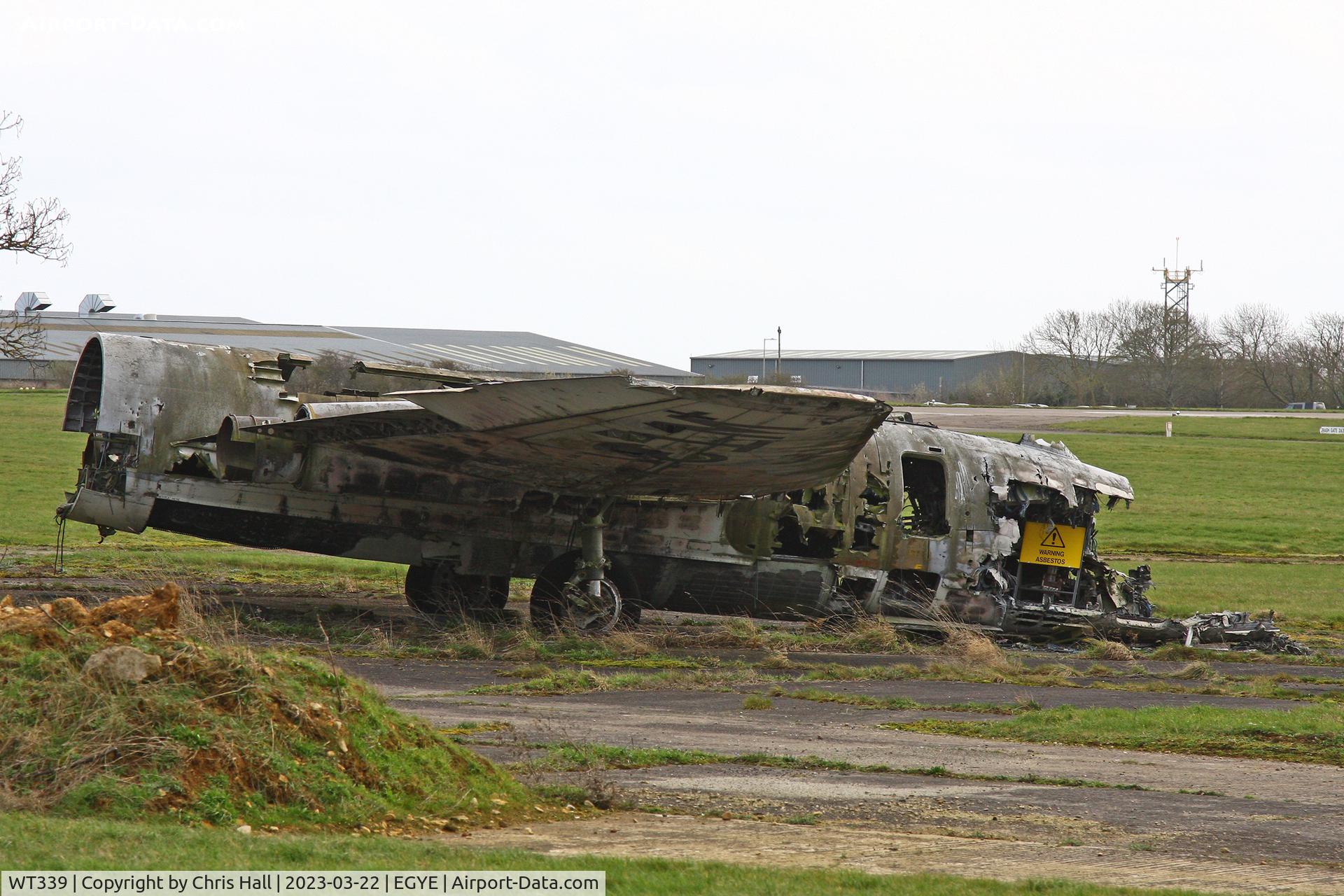 WT339, 1956 English Electric Canberra B(I)8 C/N 71495, RAF Barkston Heath