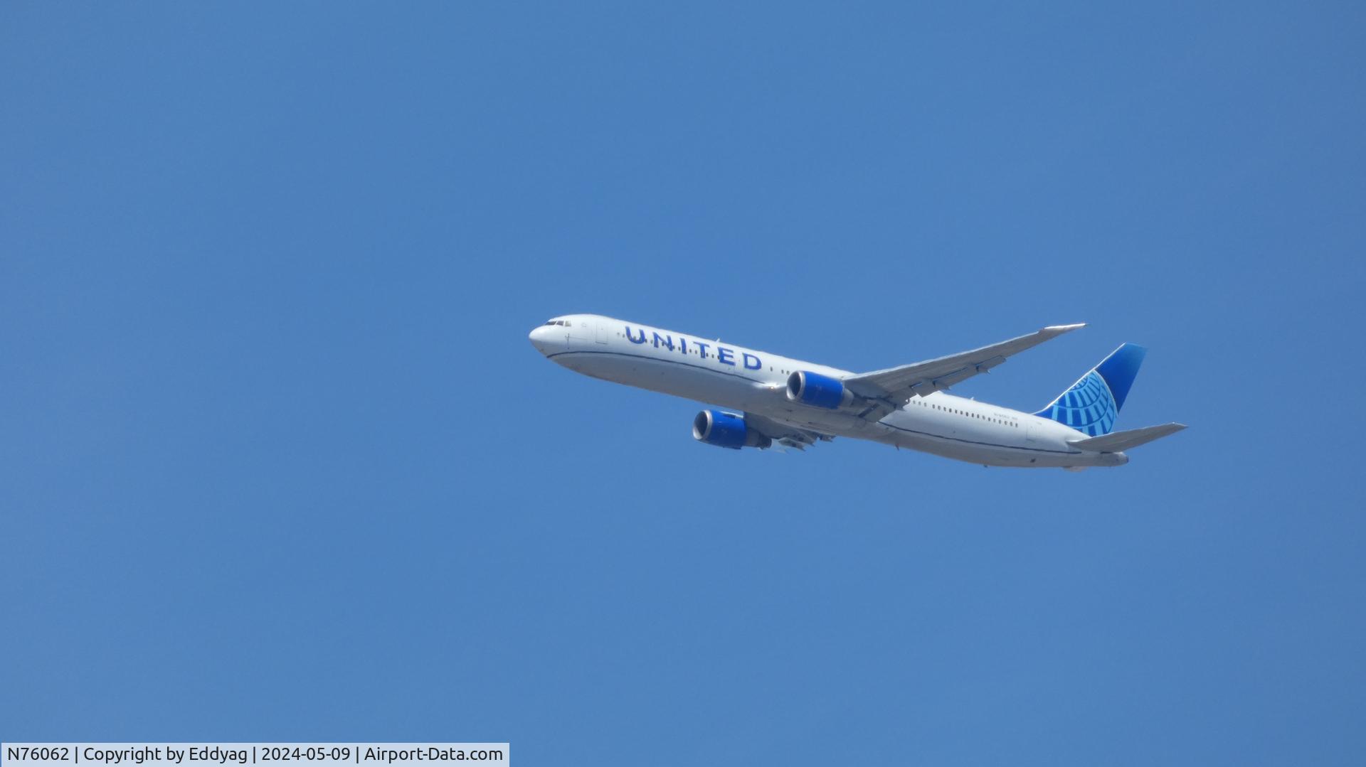 N76062, 2002 Boeing 767-424/ER C/N 29457, United Airlines