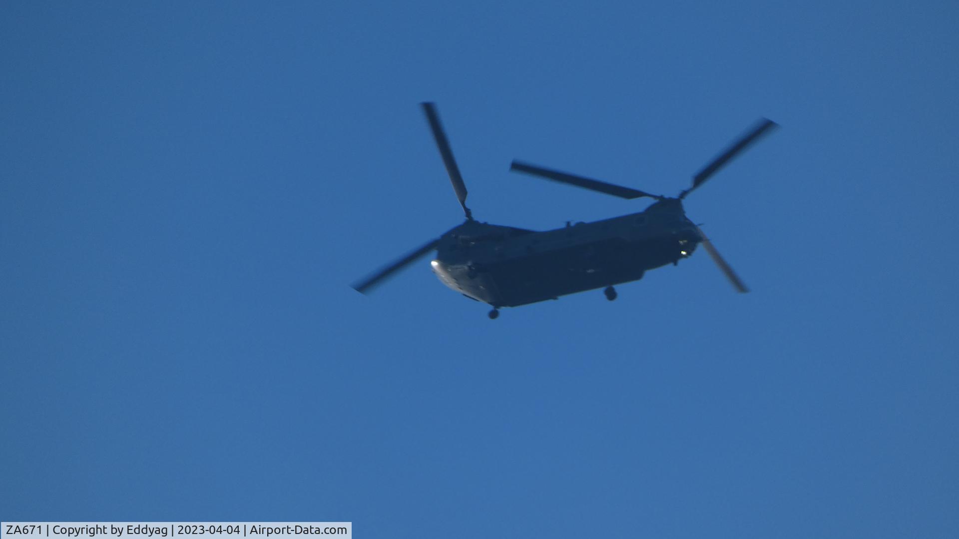 ZA671, 1980 Boeing Vertol Chinook HC.2 C/N M/A002/B-815/M7007, Royal Air Force