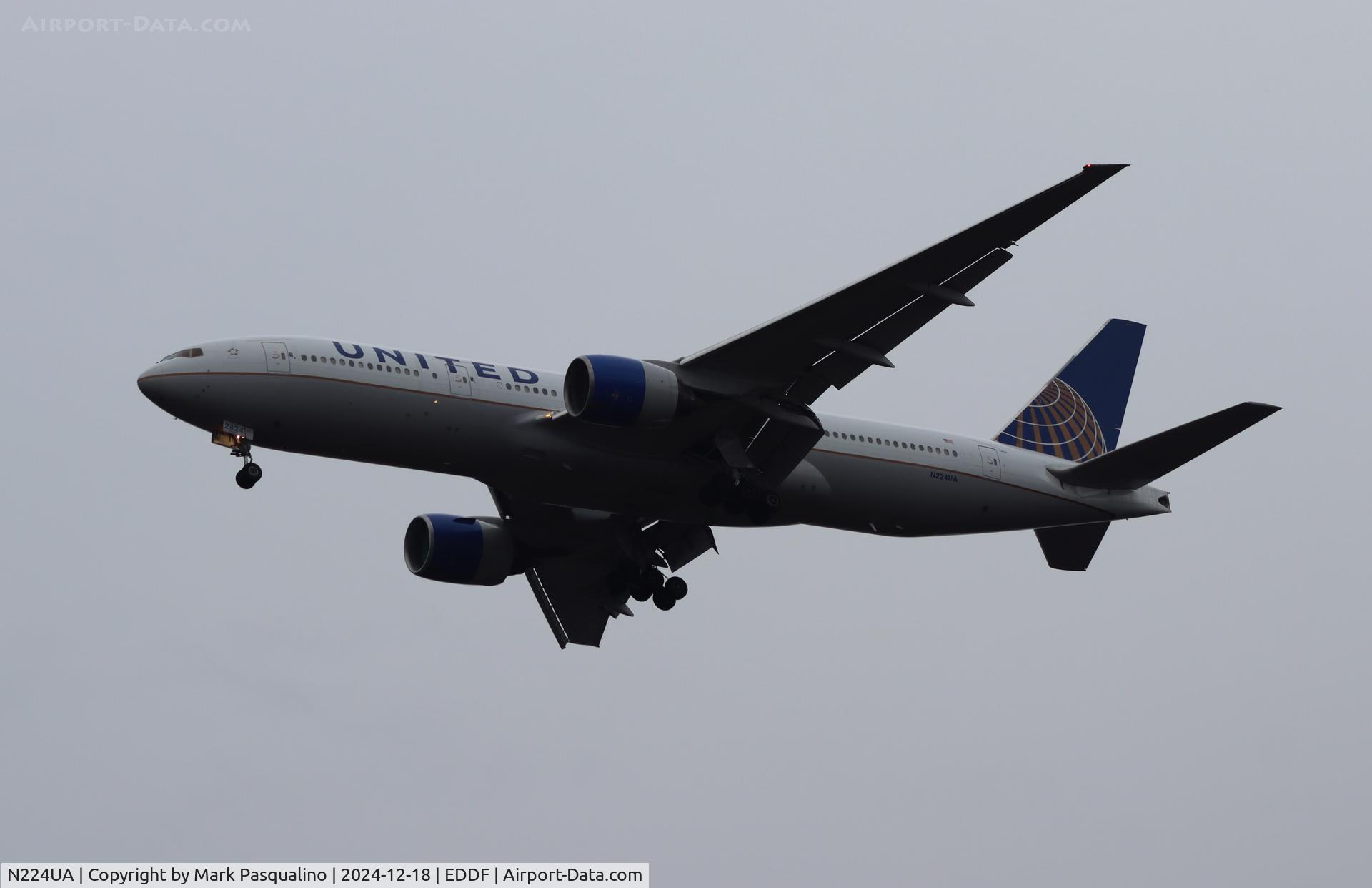 N224UA, 2001 Boeing 777-222 C/N 30225, Boeing 777-222