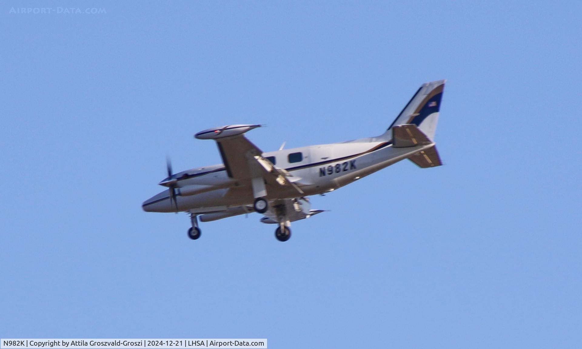 N982K, 1977 Piper PA-31T Cheyenne C/N 31T-7820011, LHSA - Szentkirályszabadja Airport, Hungary