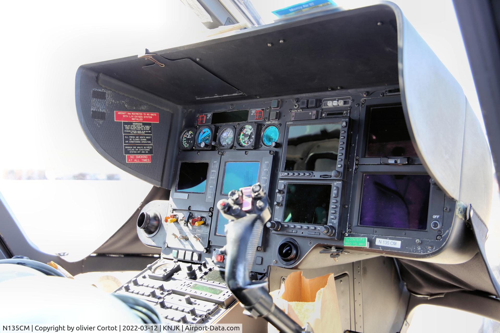 N135CM, 2008 Eurocopter EC-135P-2+ C/N 0706, the cockpit