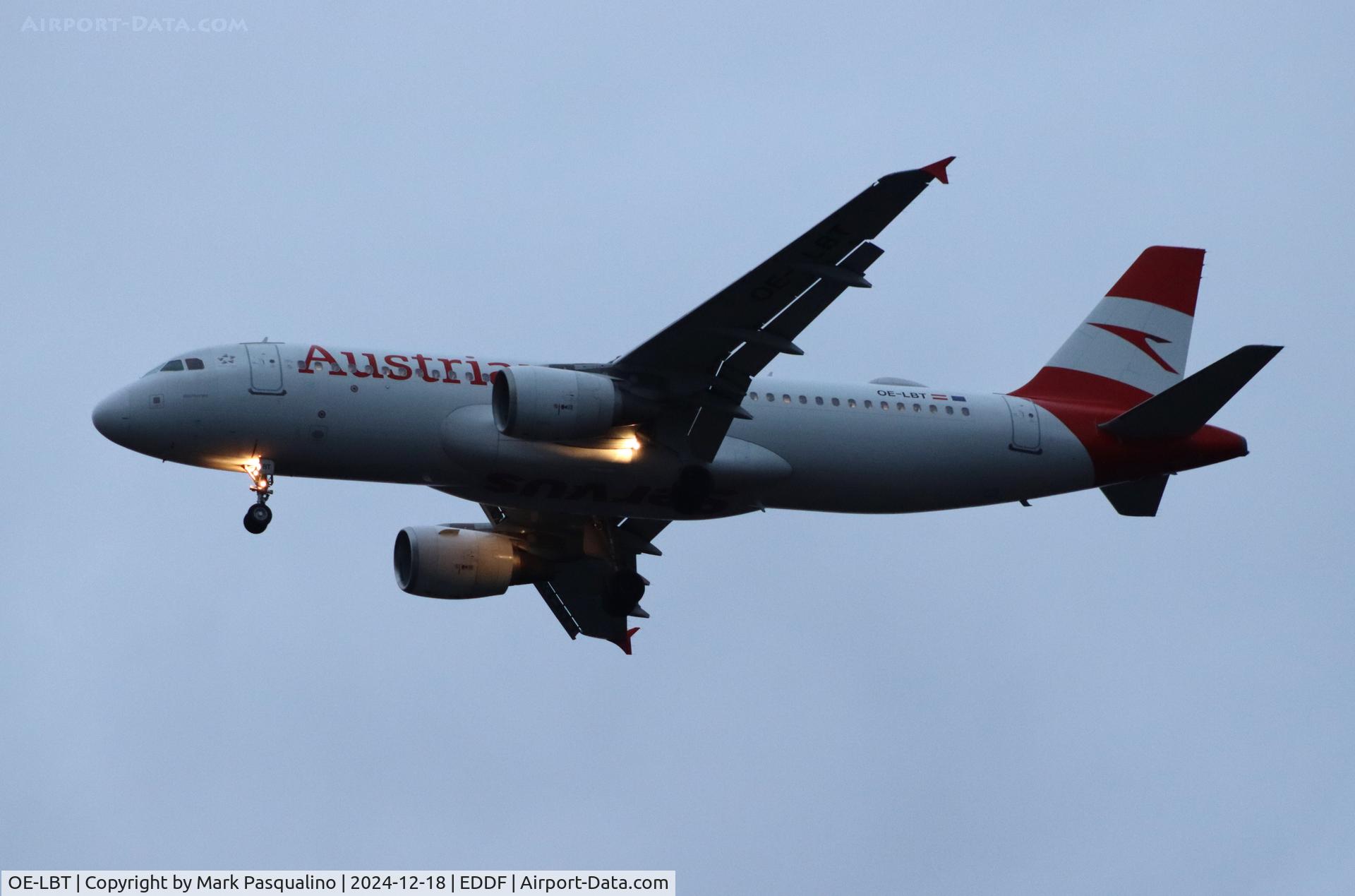 OE-LBT, 2000 Airbus A320-214 C/N 1387, Airbus A320-214