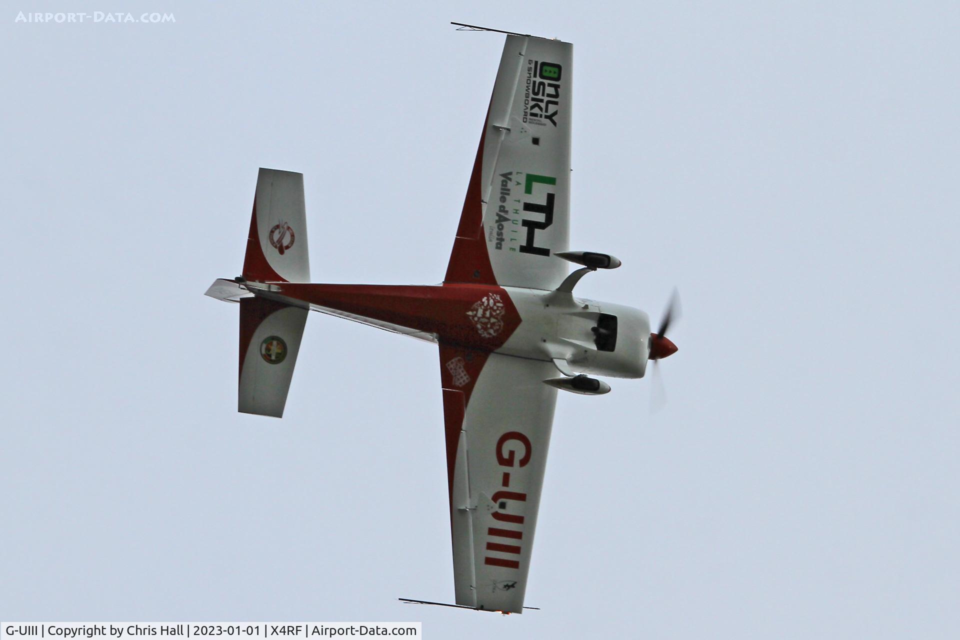 G-UIII, 2009 Extra EA-300/200 C/N 1042, Rectory Farm New Years Day fly in
