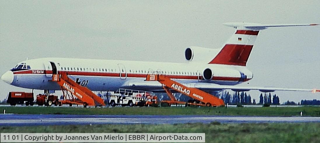 11 01, 1989 Tupolev Tu-154M C/N 89A799, ex-slide