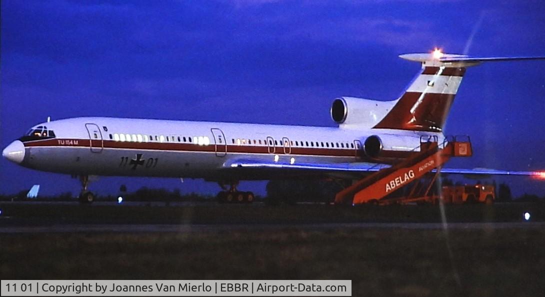 11 01, 1989 Tupolev Tu-154M C/N 89A799, ex-slide