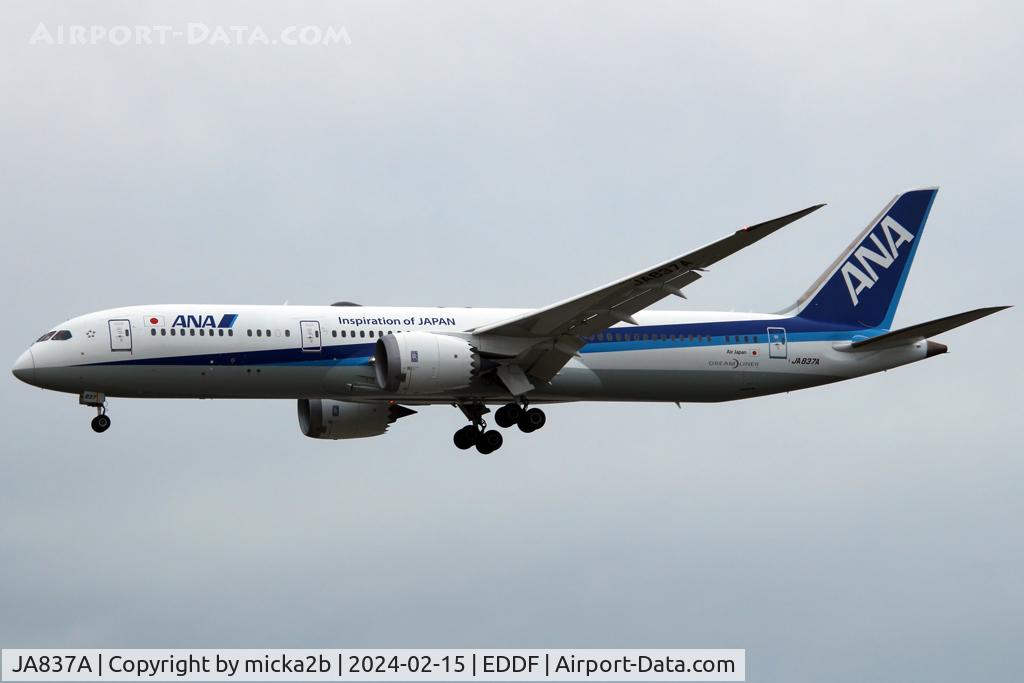 JA837A, 2015 Boeing 787-9 Dreamliner C/N 34526, Landing