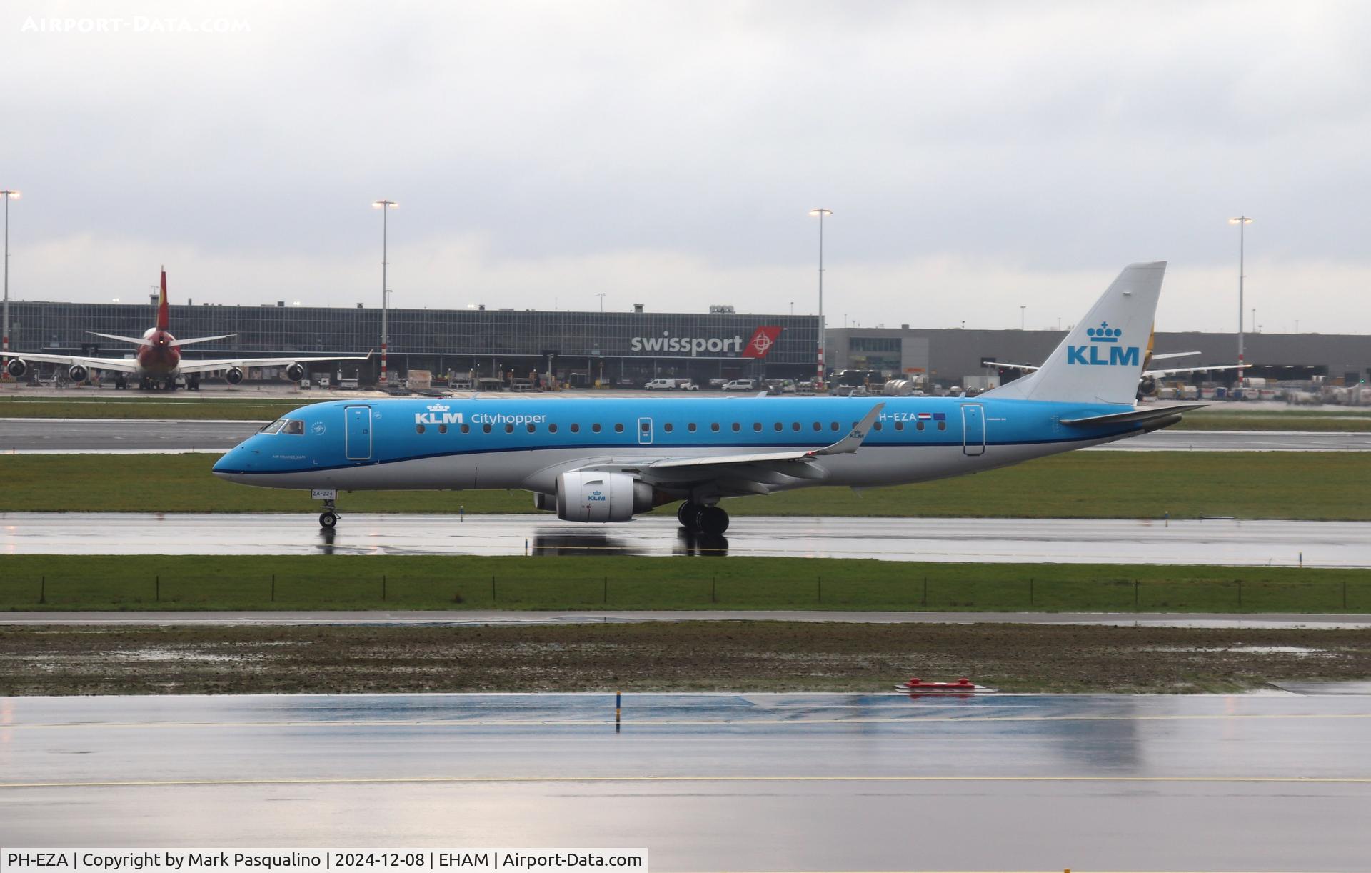 PH-EZA, 2008 Embraer 190LR (ERJ-190-100LR) C/N 19000224, ERJ-190-100LR