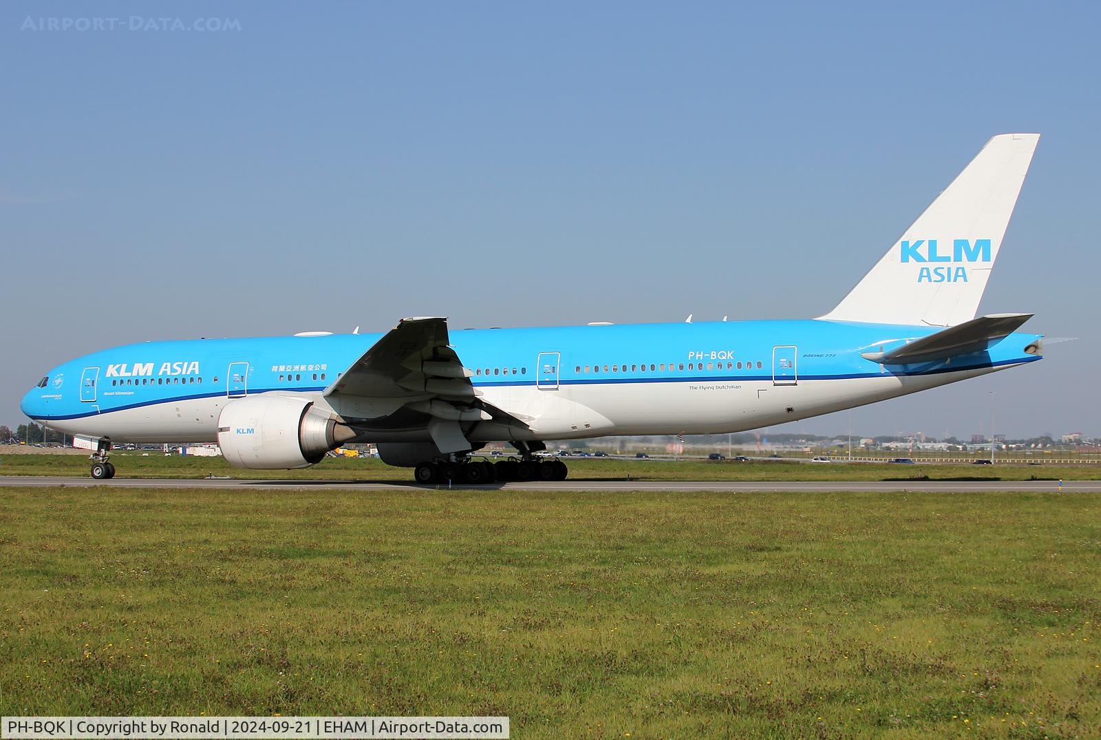 PH-BQK, 2005 Boeing 777-206/ER C/N 29399, at eham