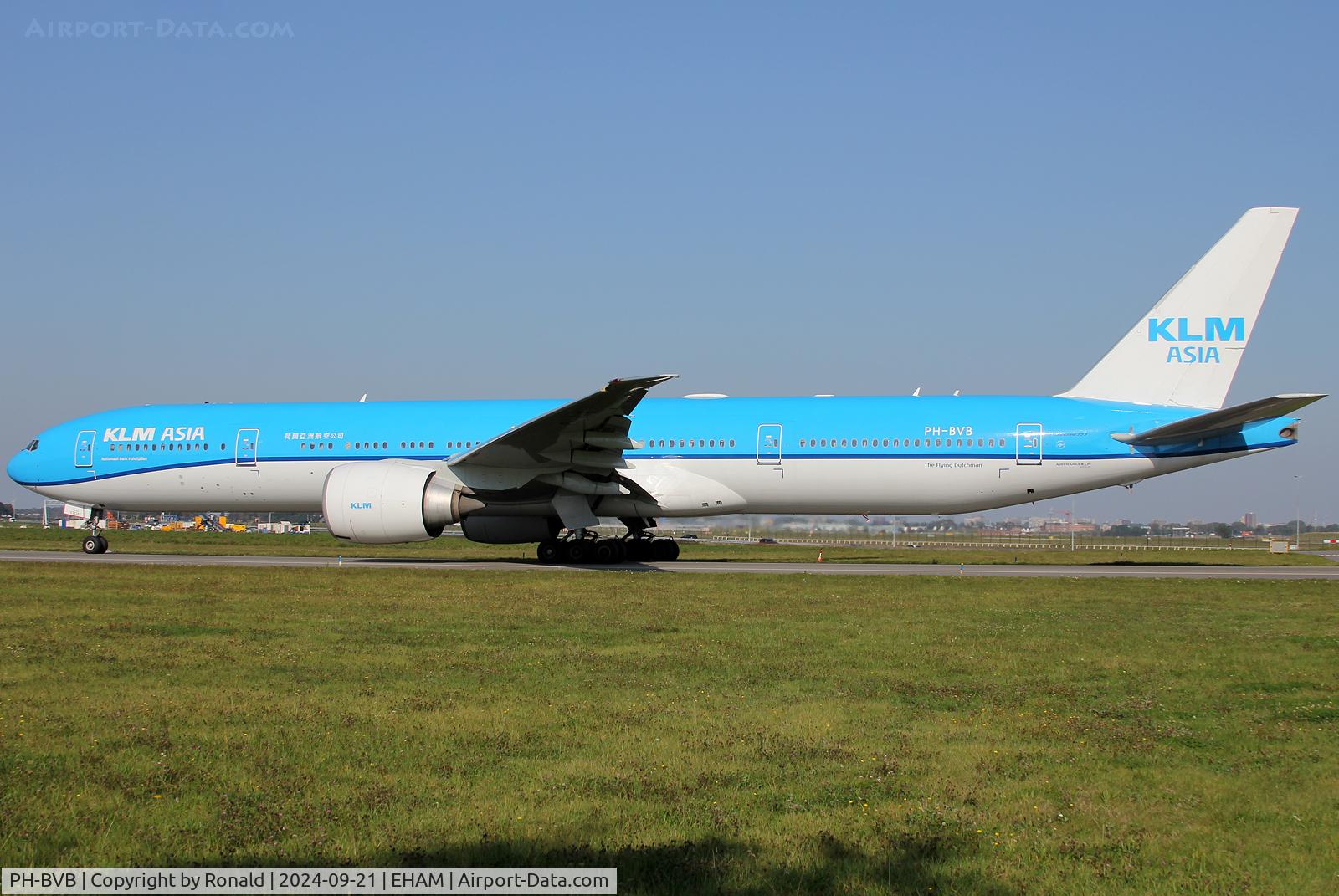 PH-BVB, 2008 Boeing 777-306/ER C/N 36145, at eham