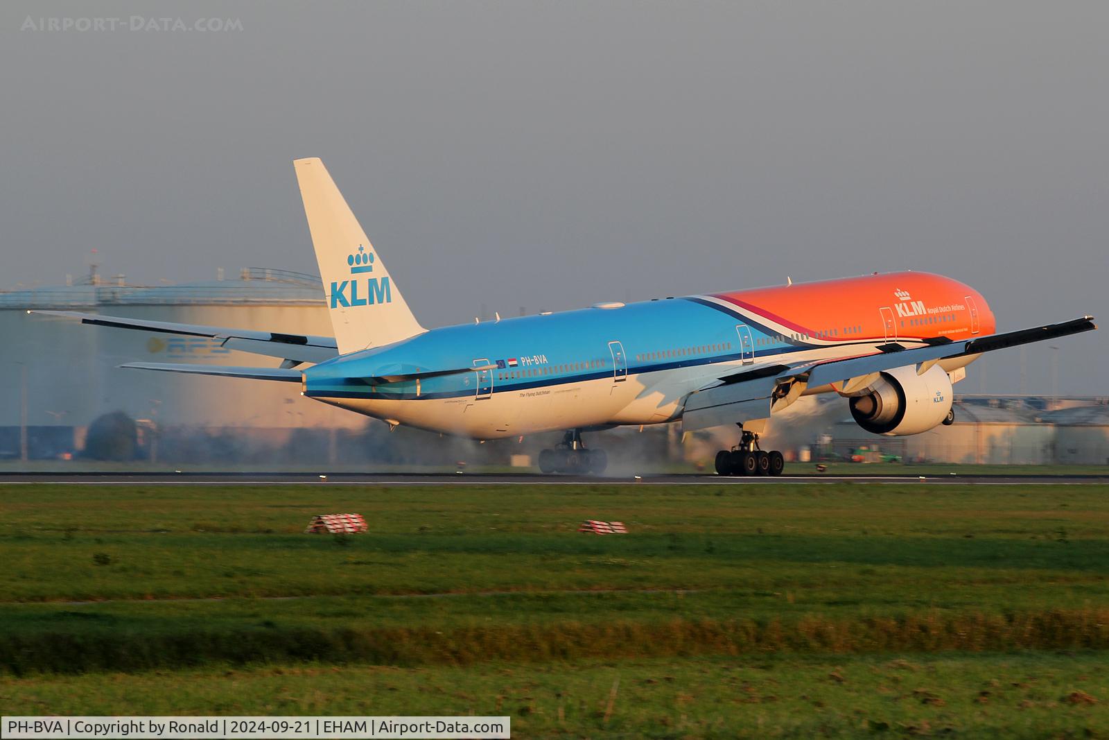 PH-BVA, 2008 Boeing 777-306/ER C/N 35671, at eham