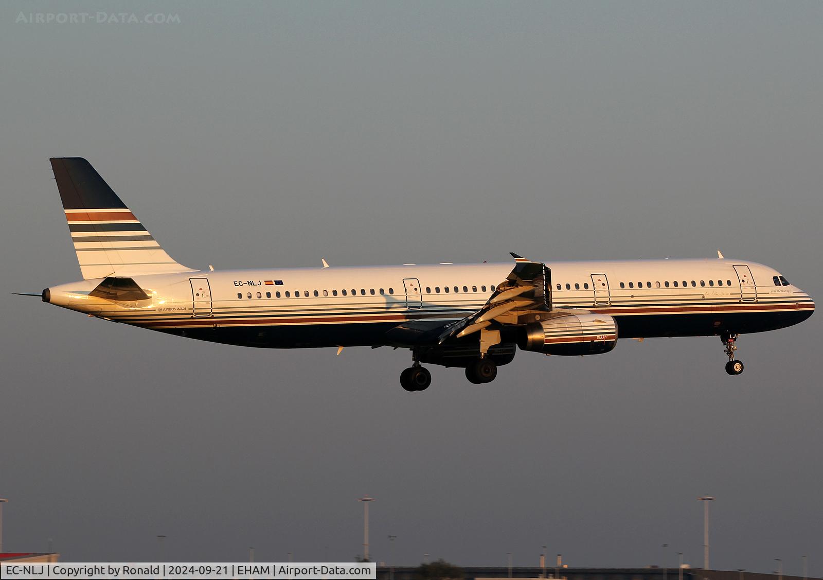 EC-NLJ, 2008 Airbus A321-231 C/N 3636, at eham