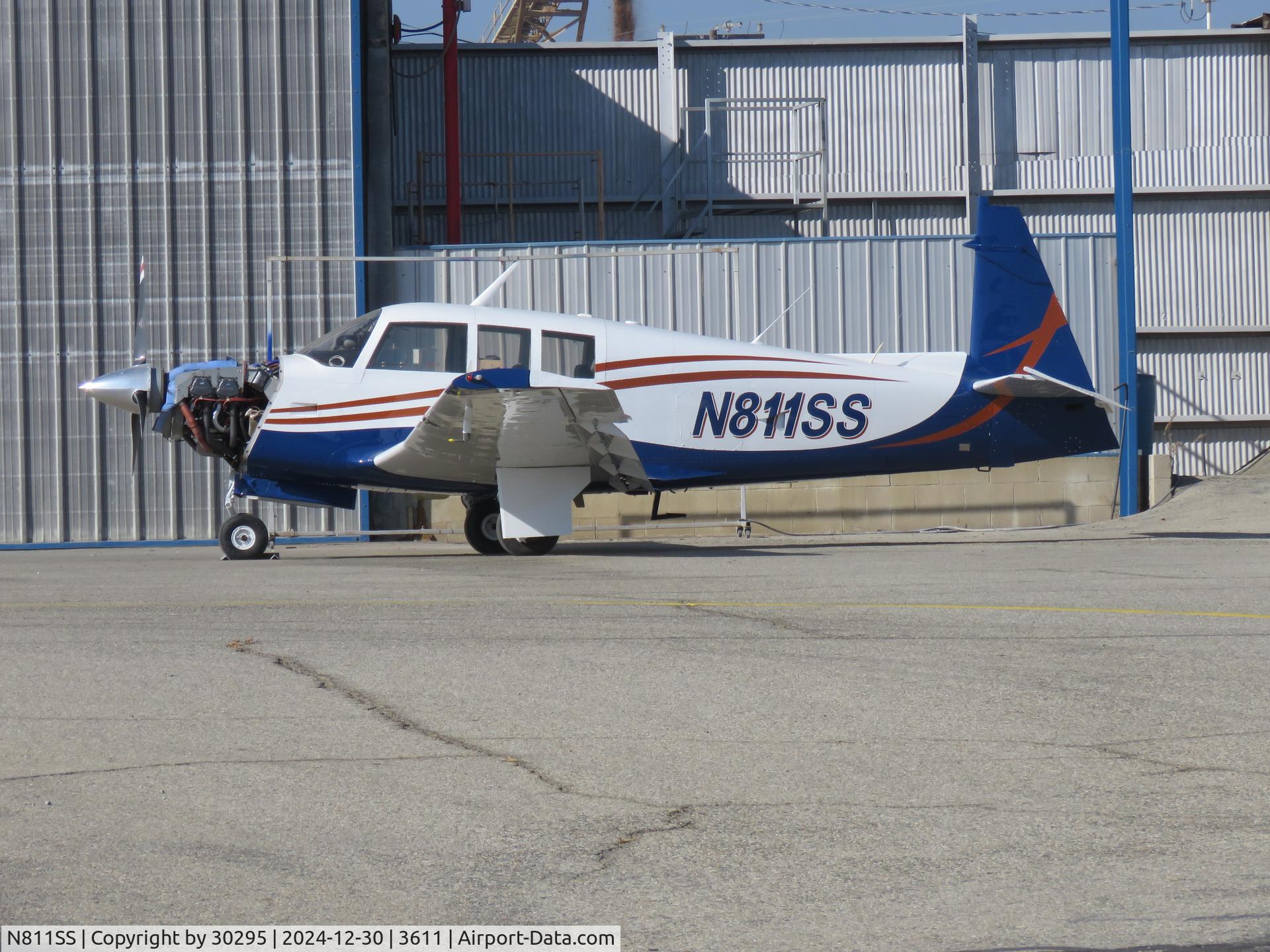 N811SS, 1967 Mooney M20F Executive C/N 670064, Parked