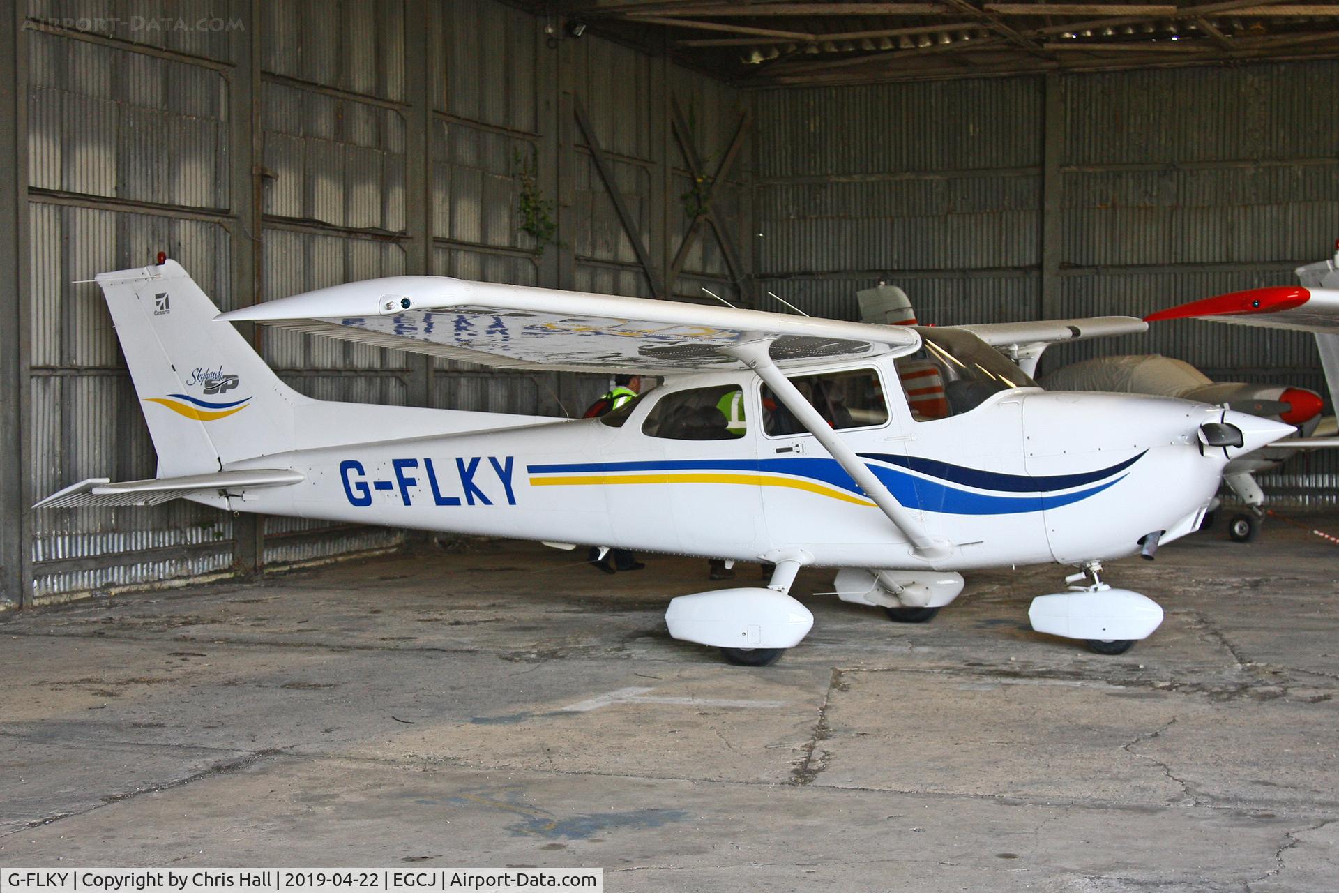 G-FLKY, 2001 Cessna 172S Skyhawk SP C/N 172S8952, Sherburn in Elmet