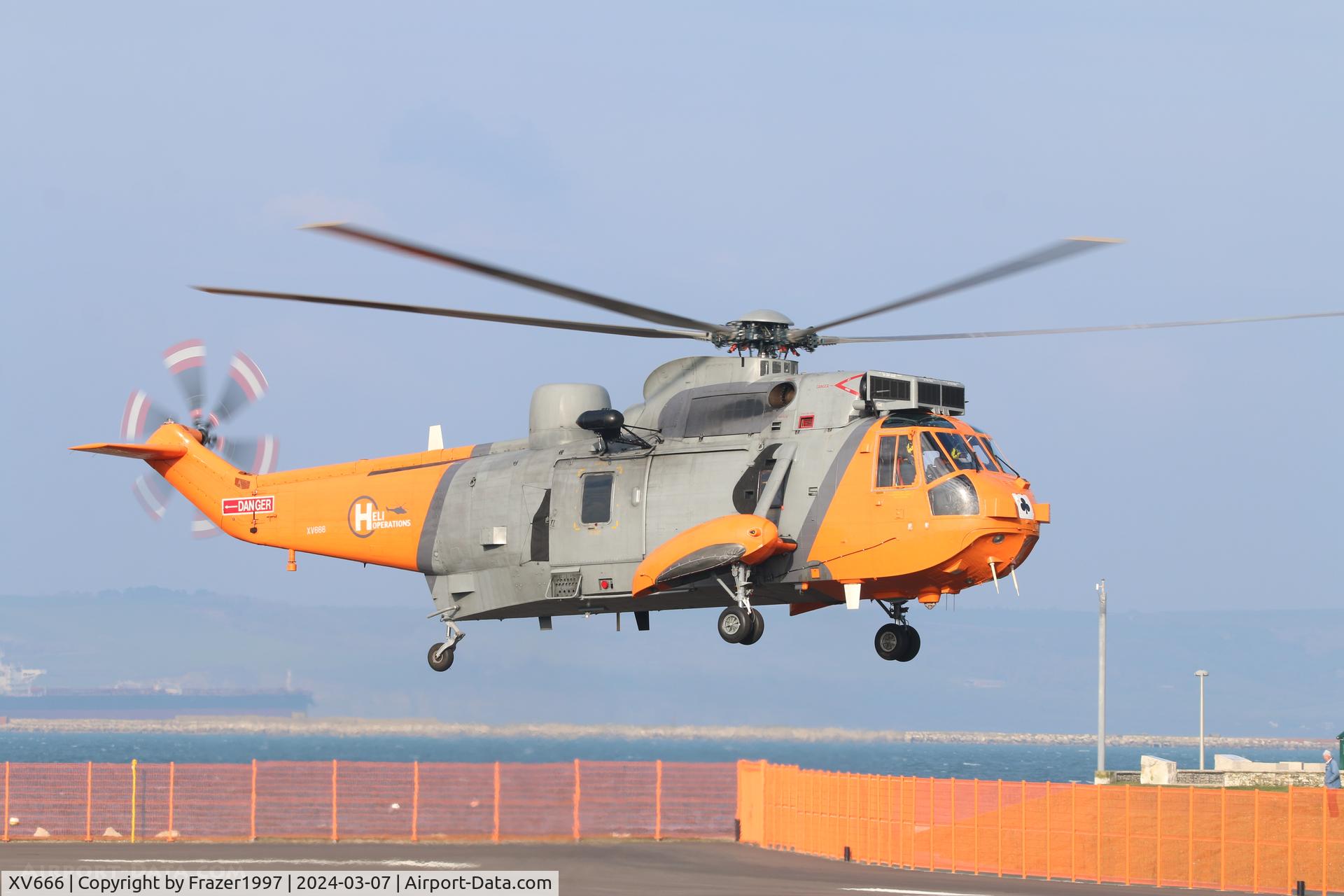 XV666, 1970 Westland Sea King HAR.5 C/N WA654, XV666 Seaking HU5 Lifting its home base Portland HLS on route RAF Northolt March 2024.