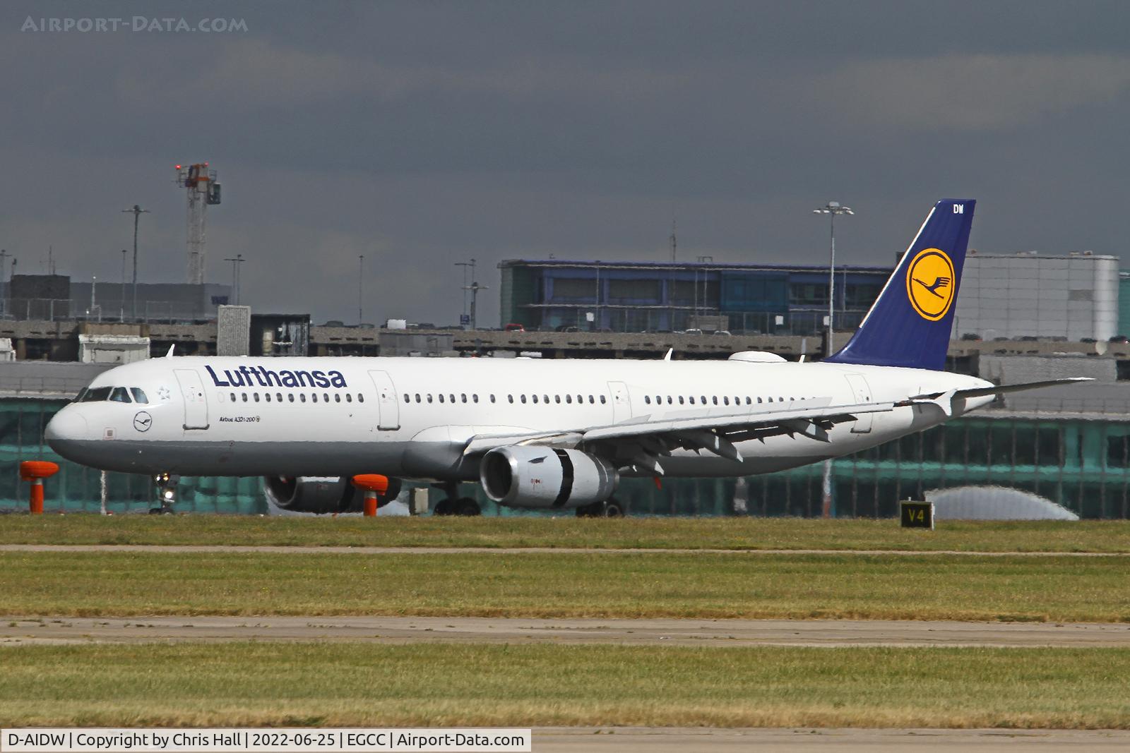 D-AIDW, 2014 Airbus A321-231 C/N 6415, Manchester