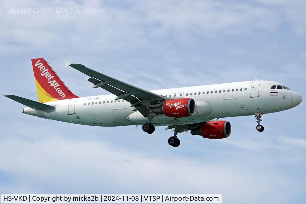 HS-VKD, 2011 Airbus A320-214 C/N 4907, Landing