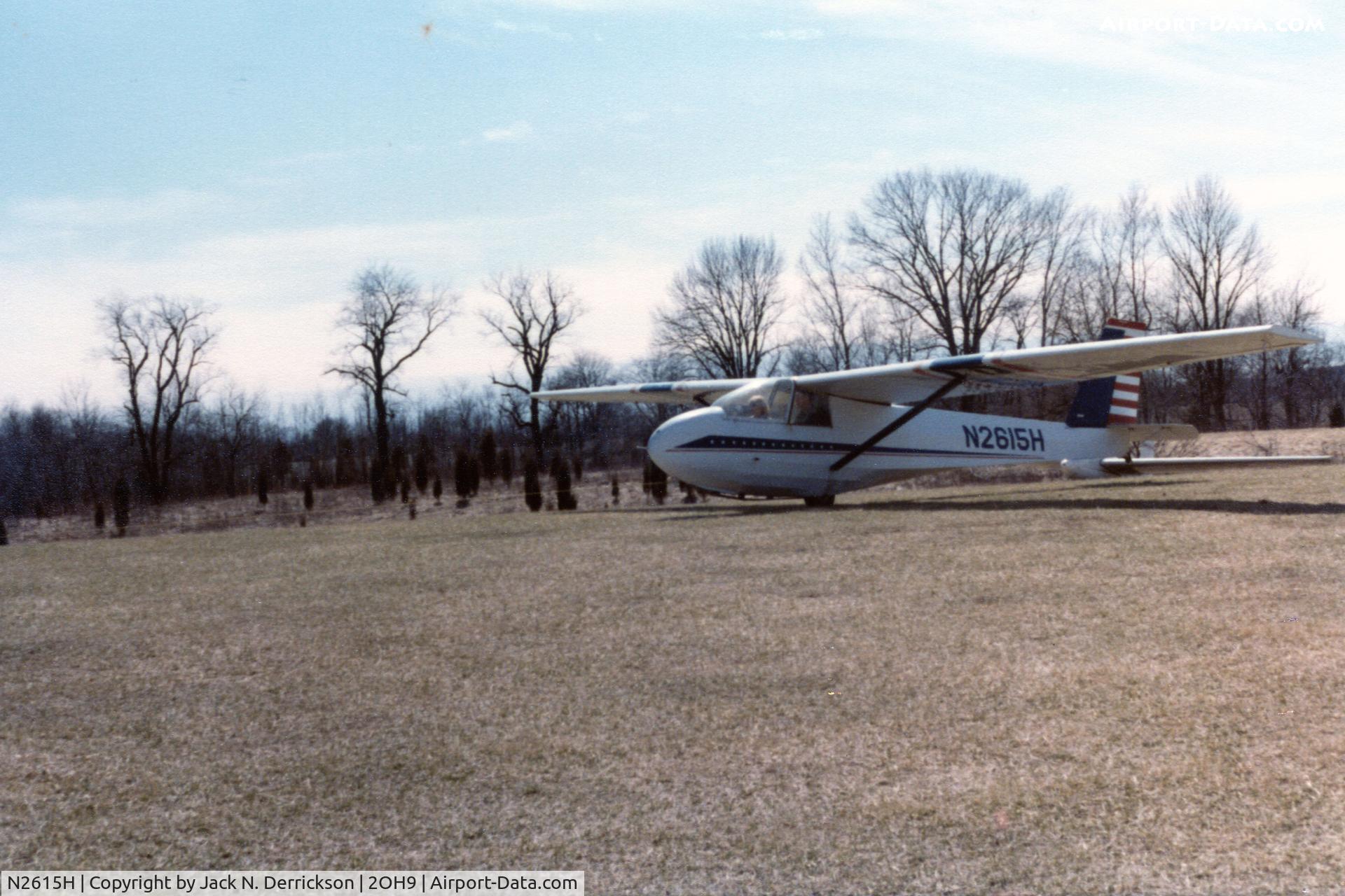 N2615H, 1976 Schweizer SGS 2-33A C/N 435, Mid-1980's CCSC