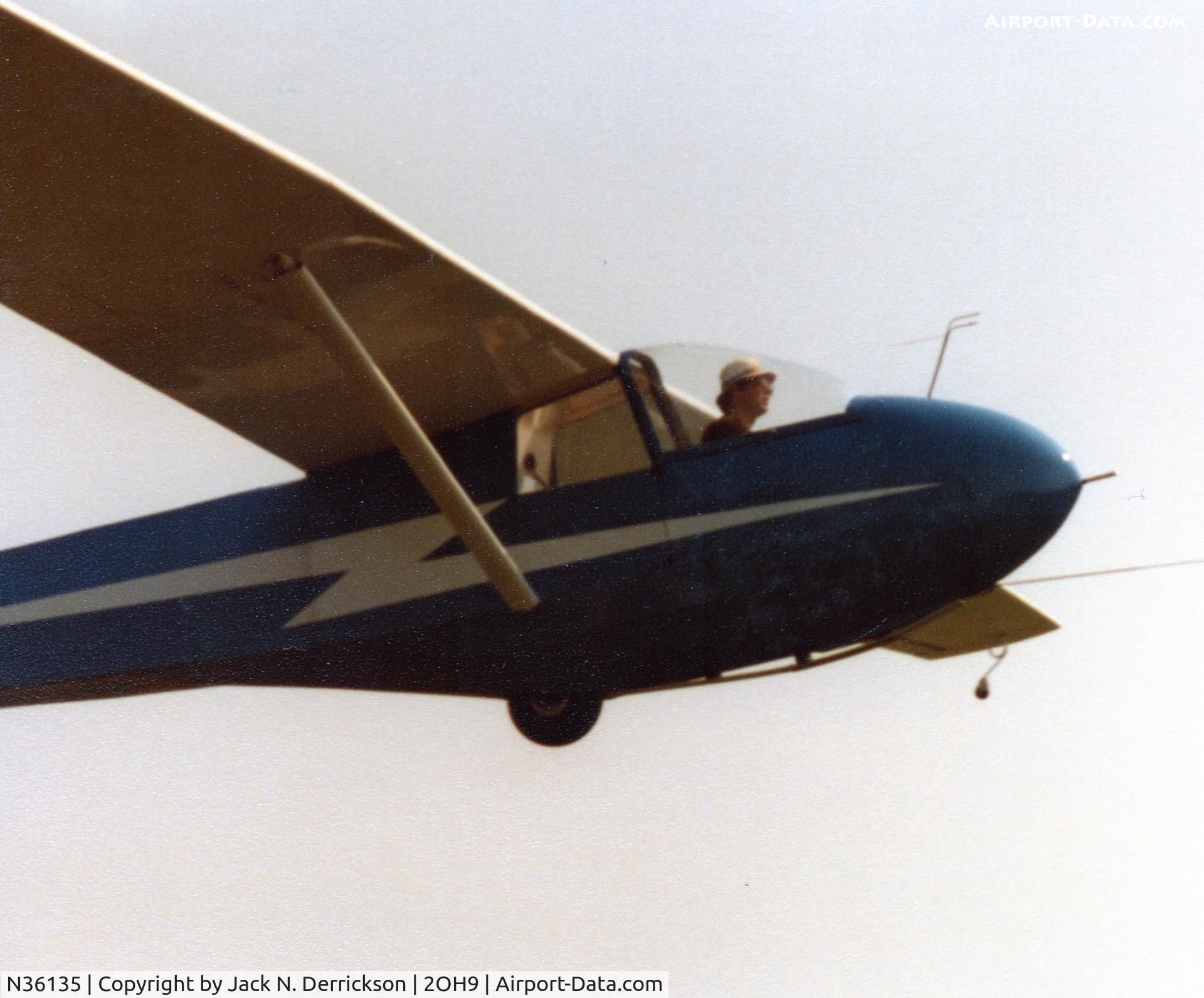 N36135, 1981 Schweizer SGS 2-33A C/N 564, Mid-1980's CCSC
