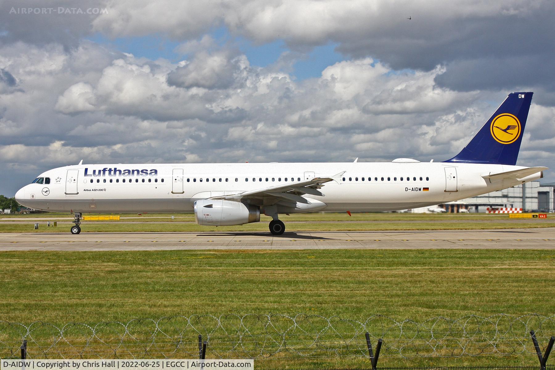 D-AIDW, 2014 Airbus A321-231 C/N 6415, Manchester