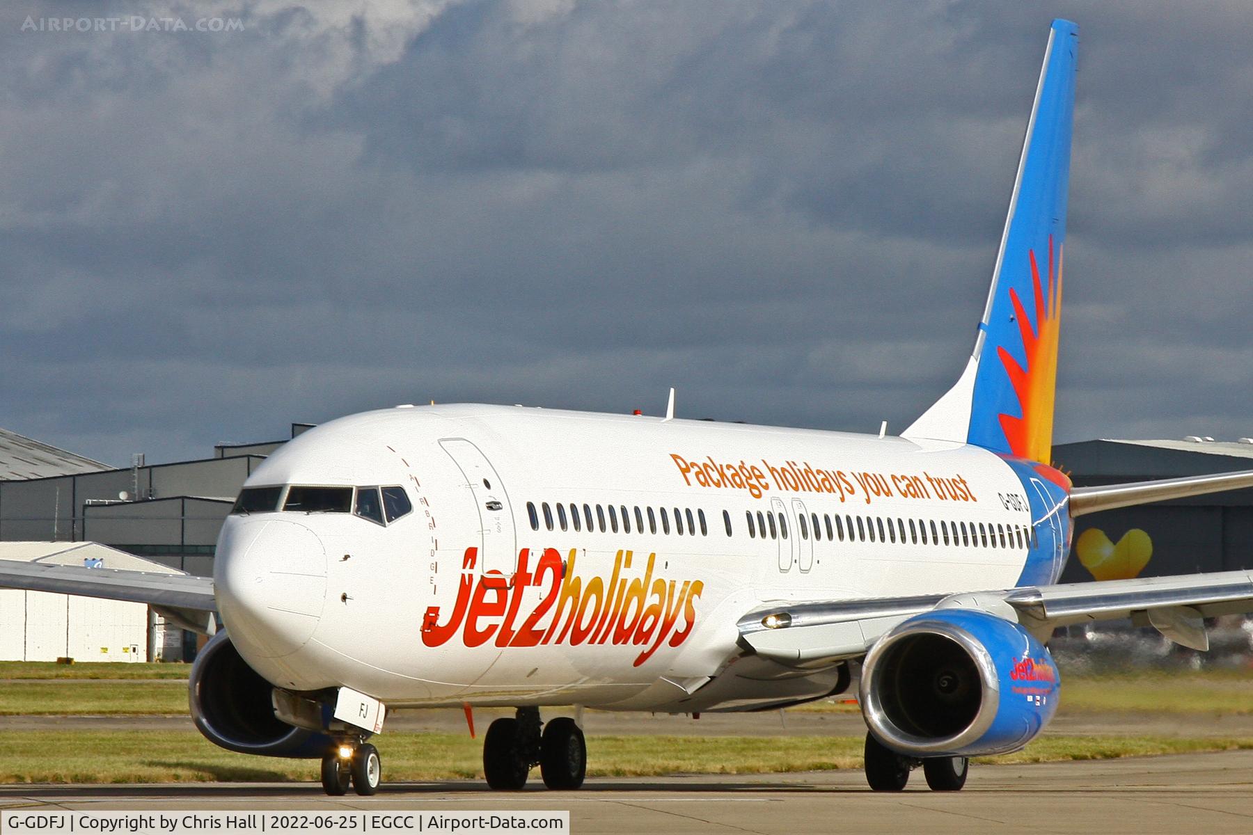 G-GDFJ, 2000 Boeing 737-804 C/N 28229, Manchester