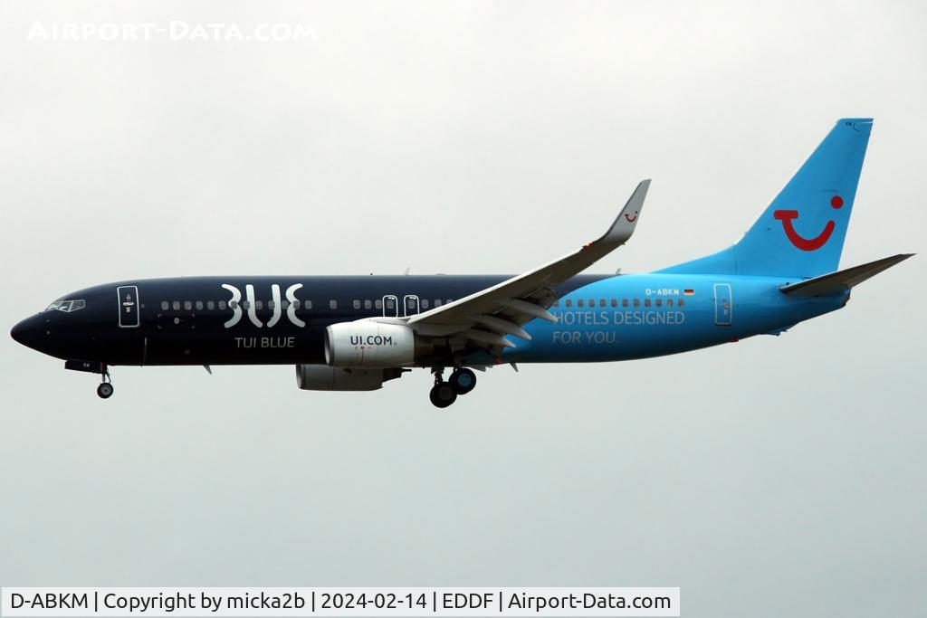 D-ABKM, 2010 Boeing 737-86J C/N 37755, Landing