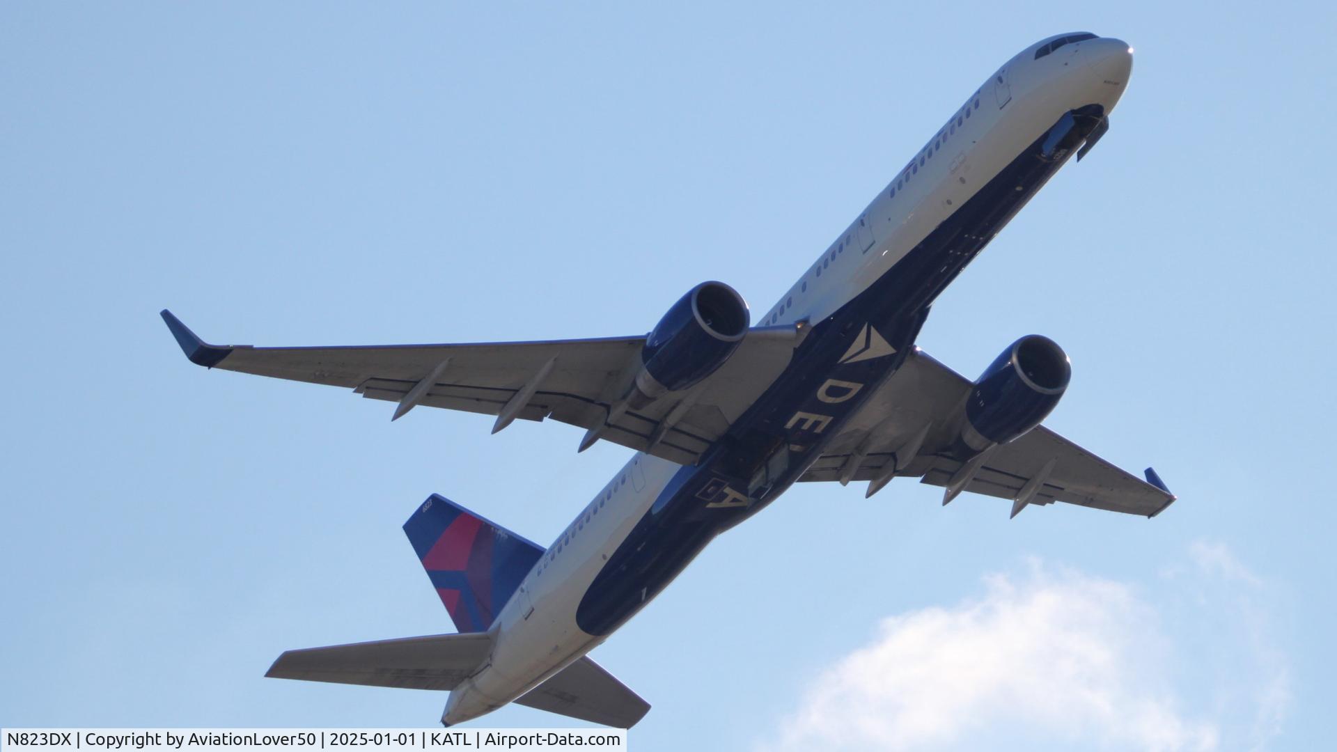 N823DX, 2004 Boeing 757-26D C/N 33967, Delta 752