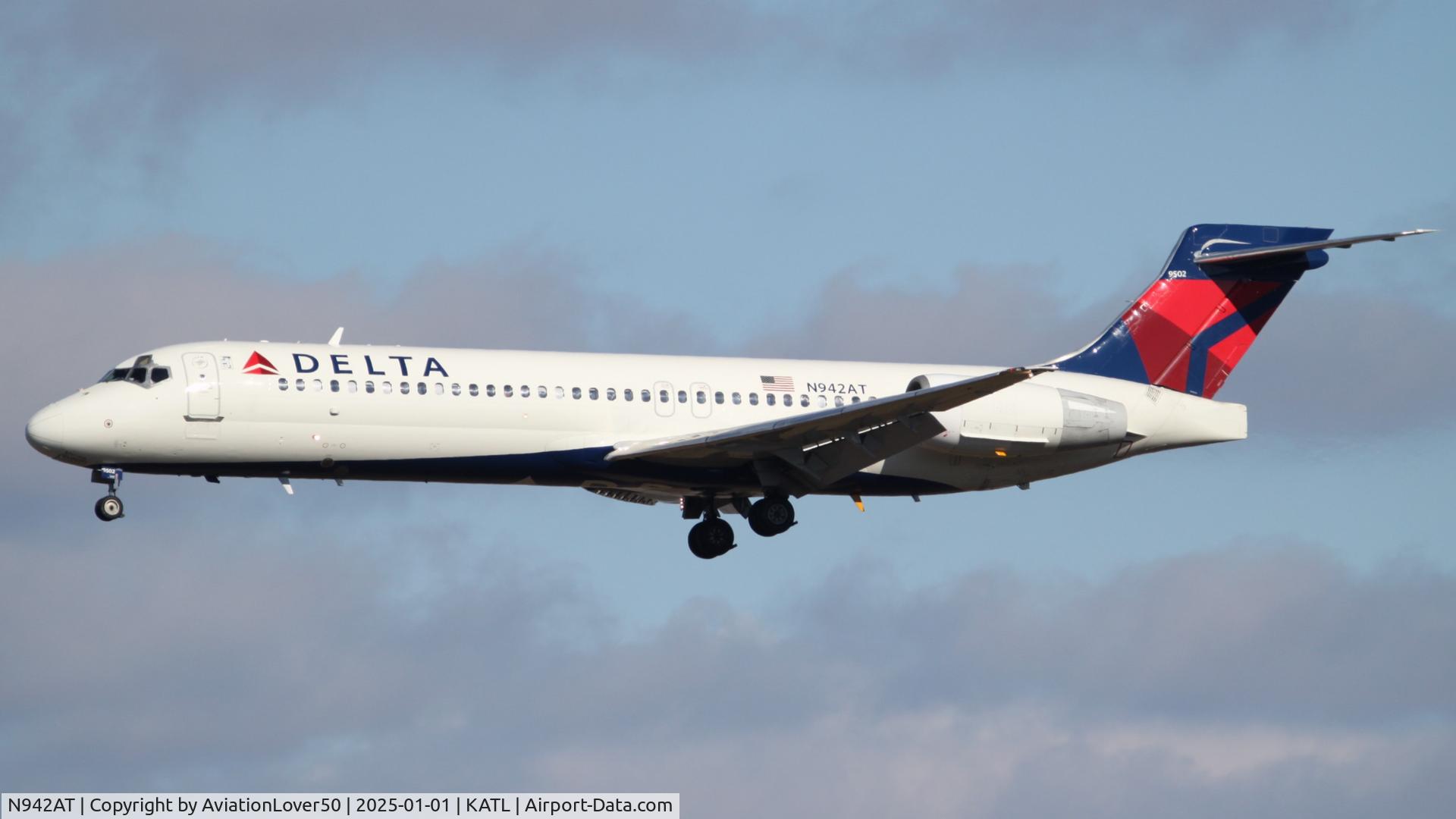 N942AT, 1999 Boeing 717-200 C/N 55005, Delta 717