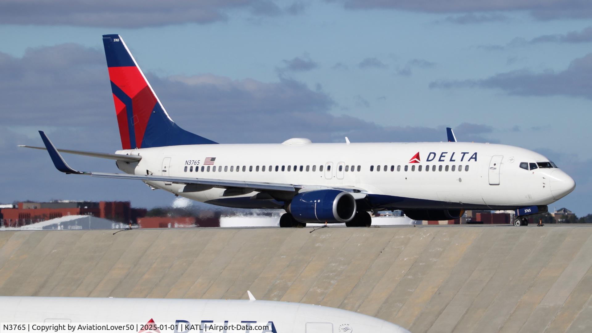 N3765, 2001 Boeing 737-832 C/N 30819, Delta 738