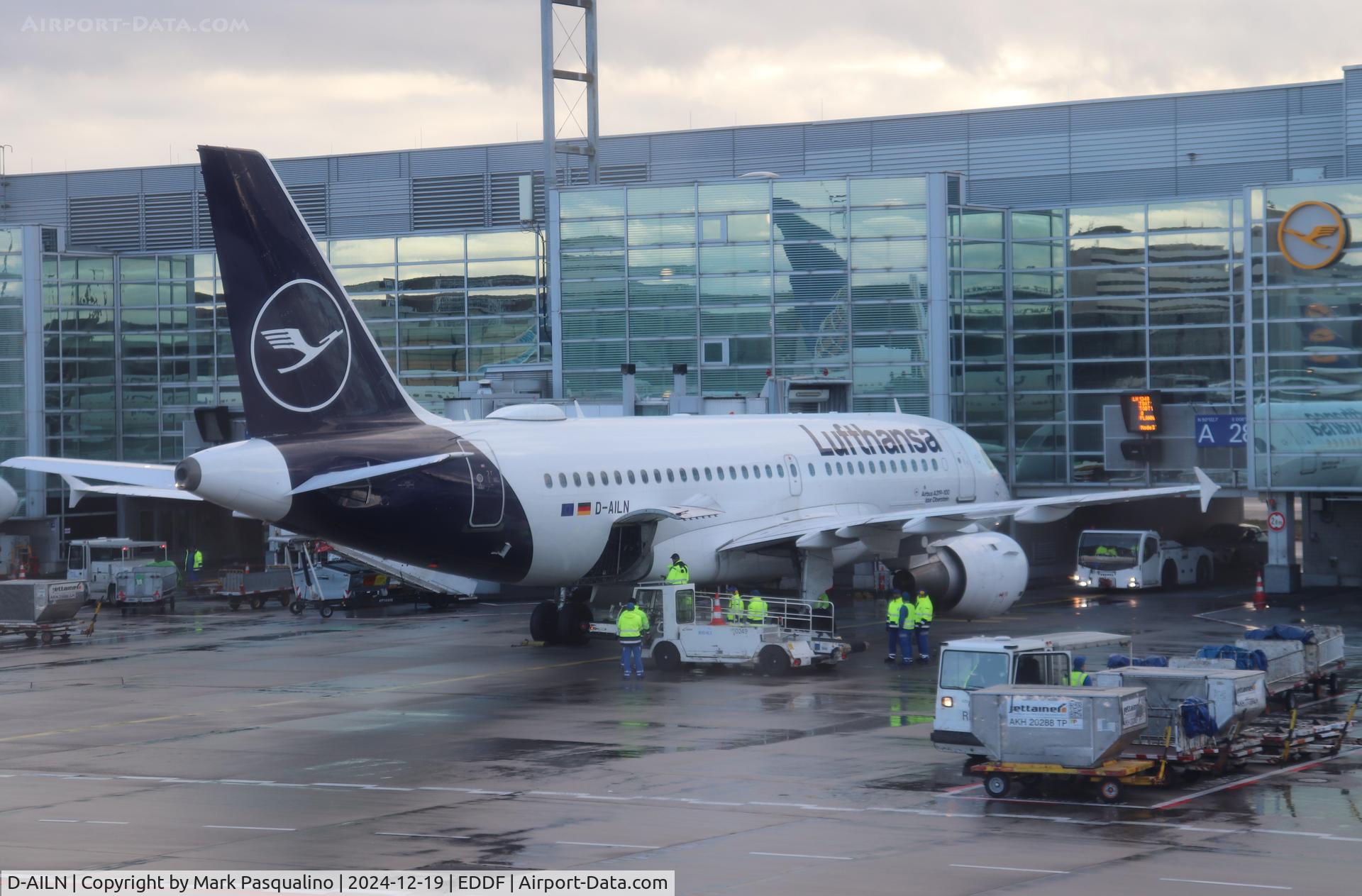 D-AILN, 1997 Airbus A319-114 C/N 700, Airbus A319-114