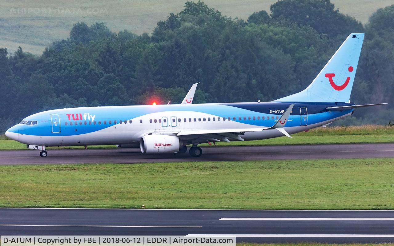 D-ATUM, 2014 Boeing 737-8K5 C/N 37240, taxying to the active prior departure