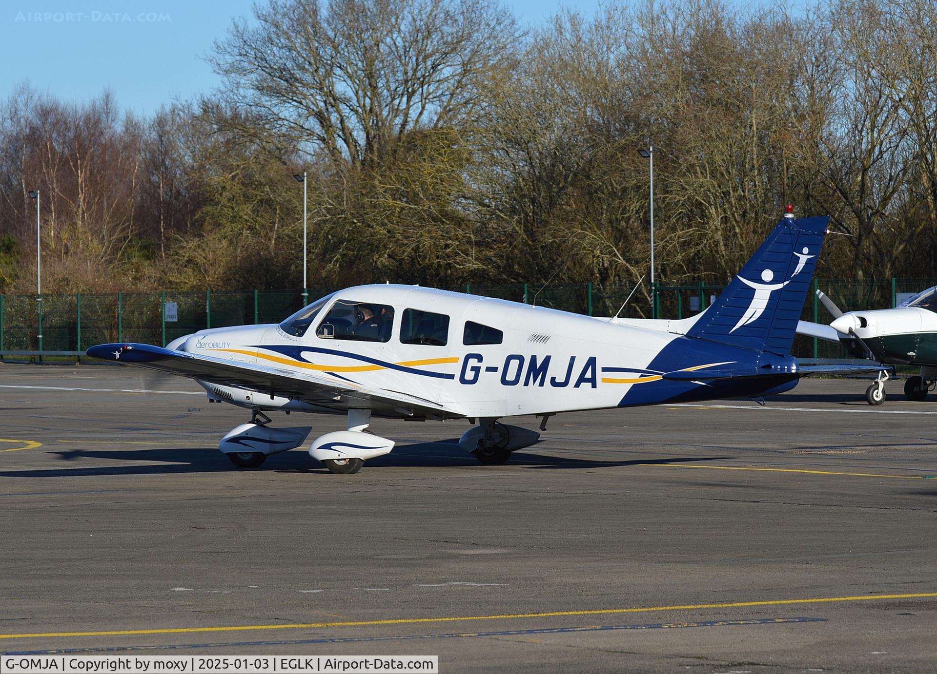 G-OMJA, 1976 Piper PA-28-181 Cherokee Archer II C/N 28-7690328, Piper PA-28-181 Cherokee Archer II at Blackbushe. Ex A6-DXB